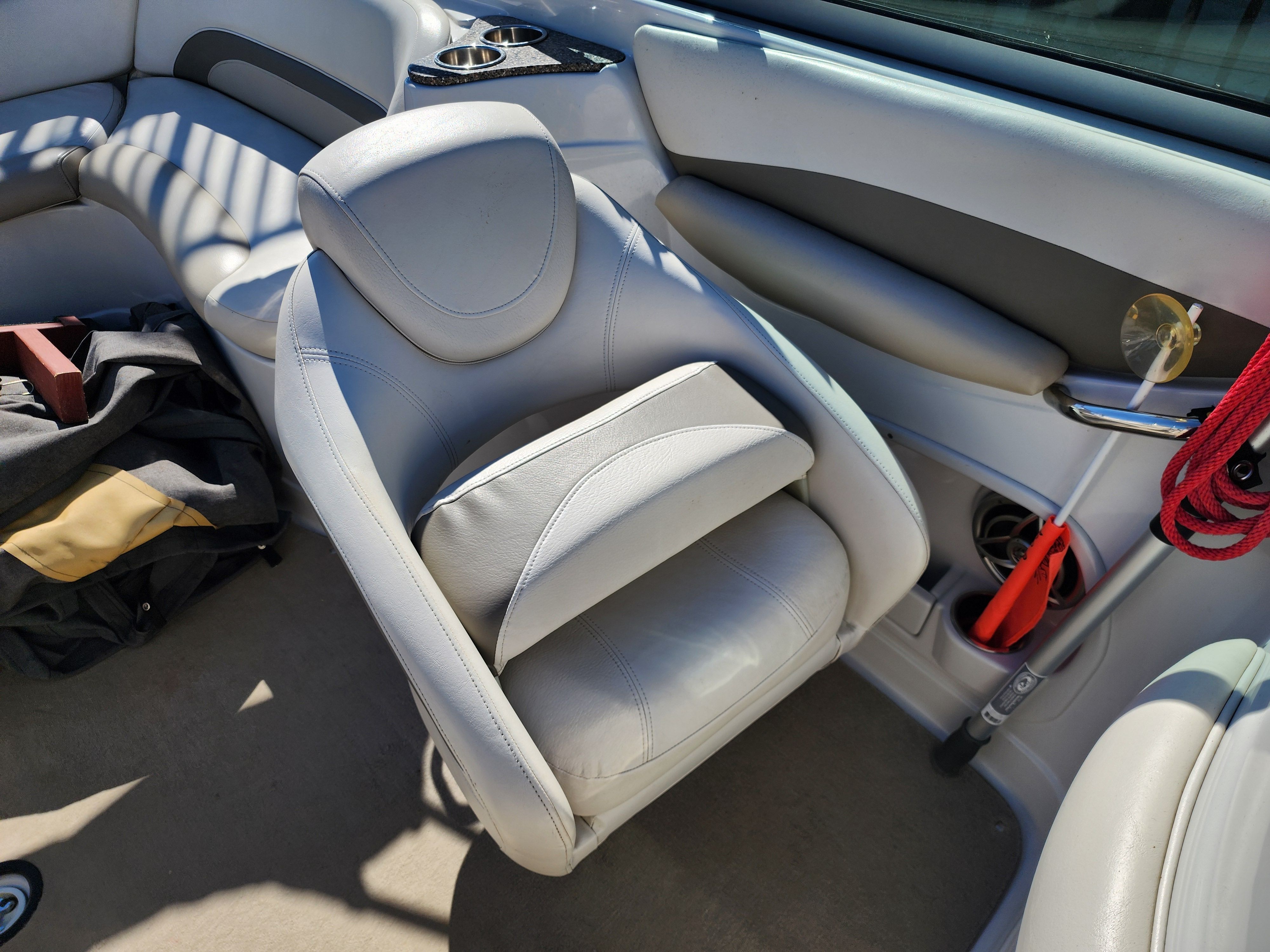 2009 Crownline
                                                             240LS Image Thumbnail #9