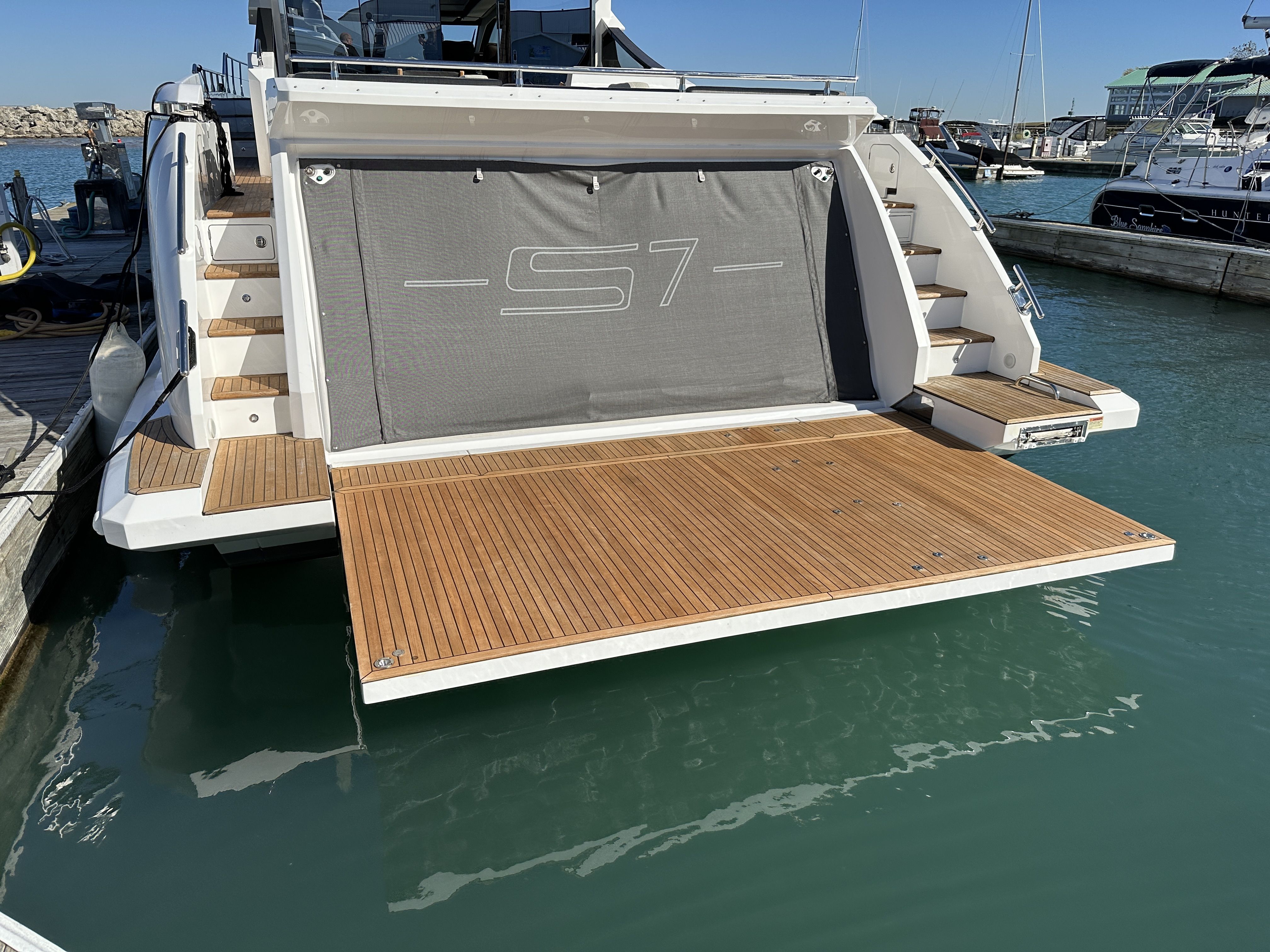 2019 Azimut
                                                             S7 Image Thumbnail #14