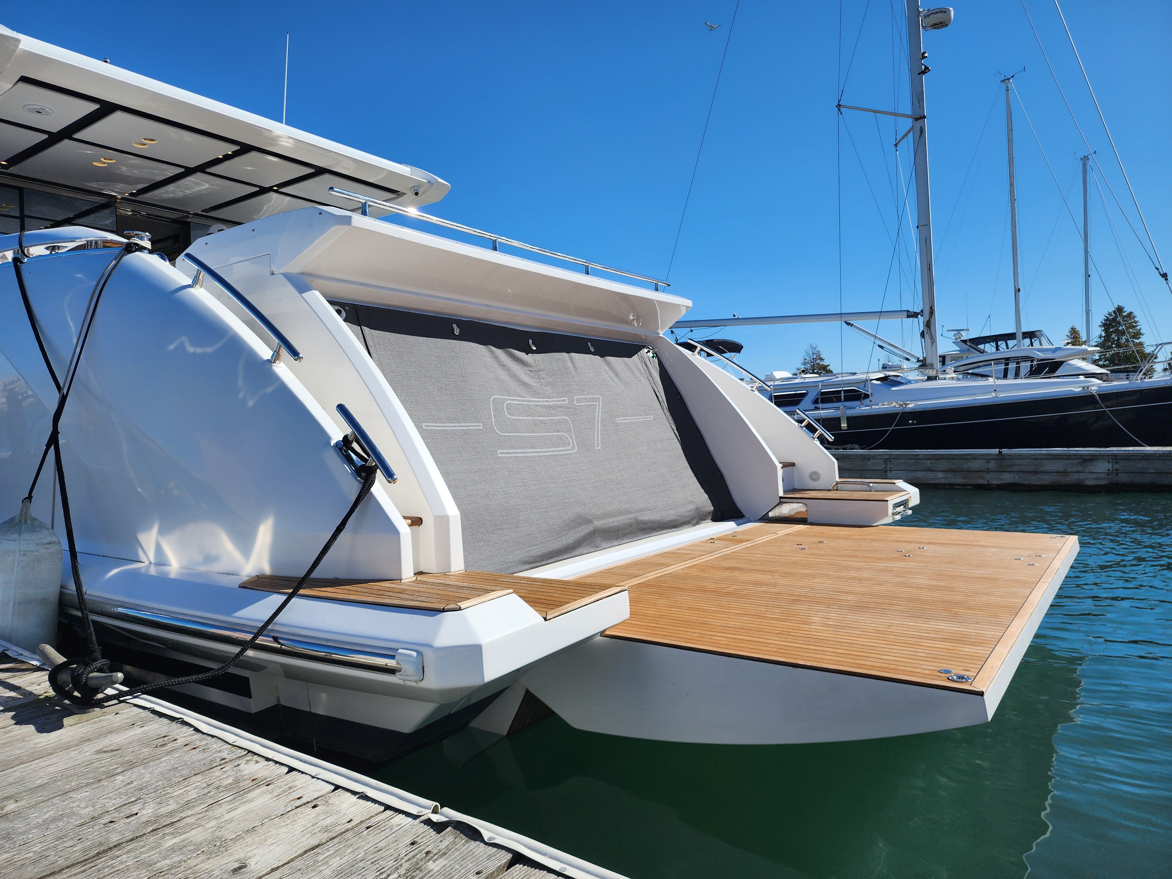 2019 Azimut
                                                             S7 Image Thumbnail #15