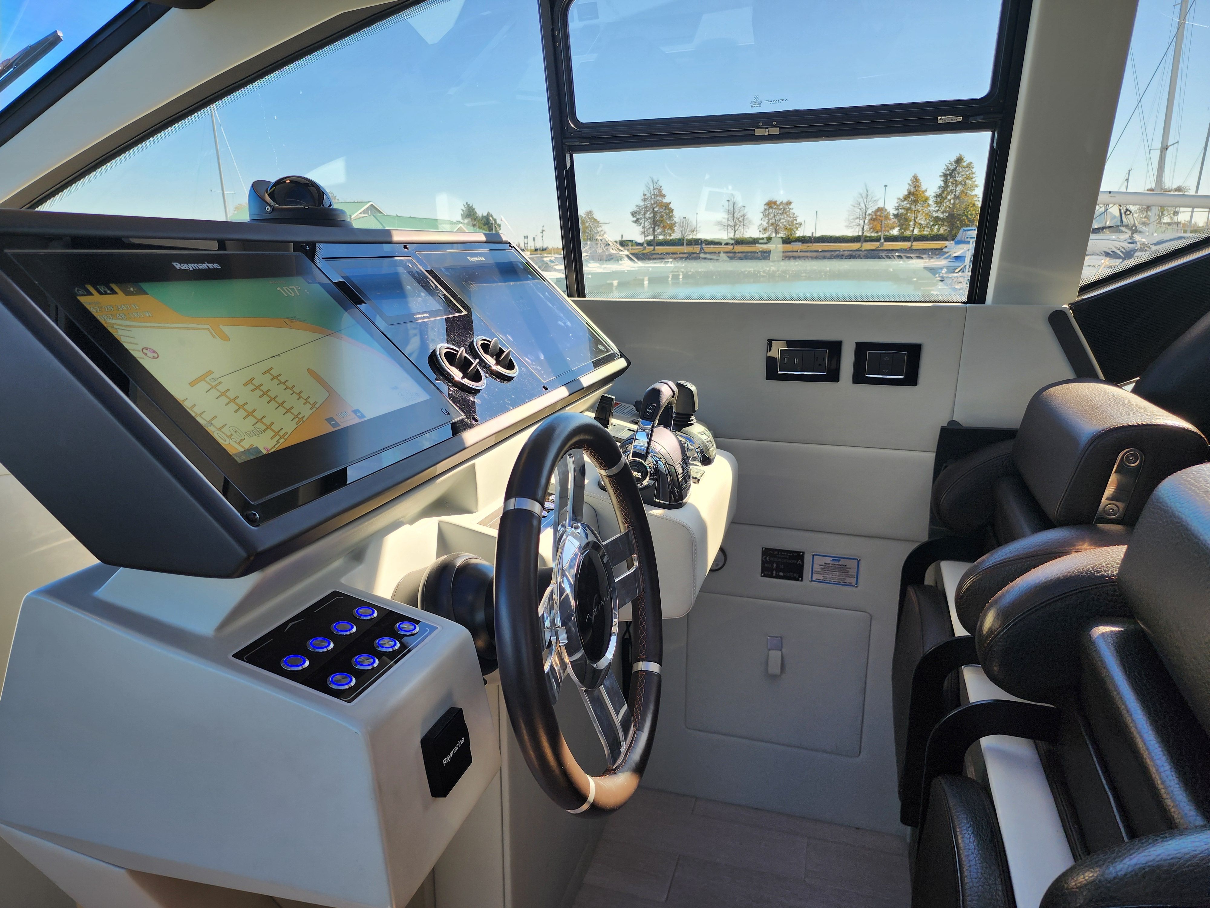 2019 Azimut
                                                             S7 Image Thumbnail #44