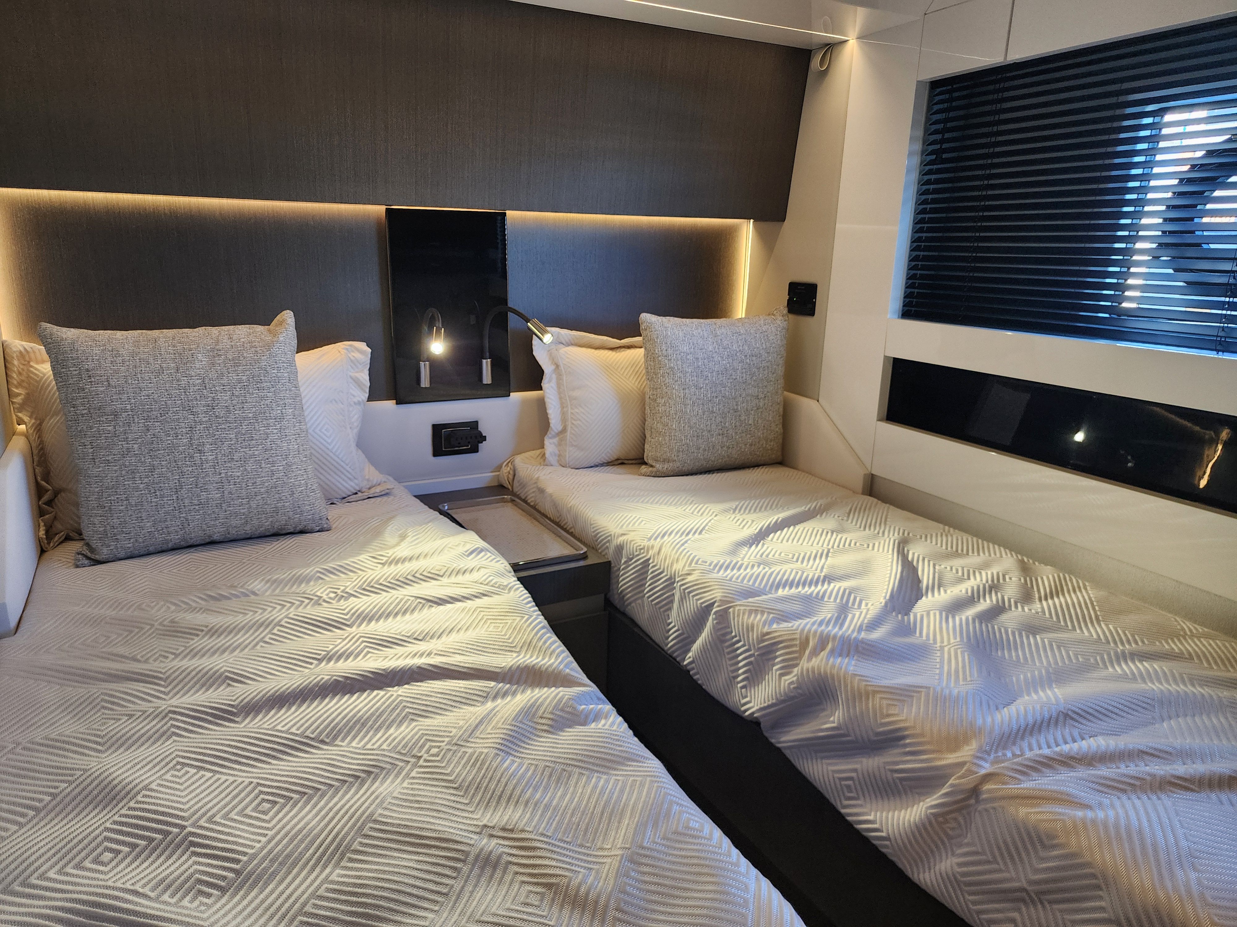 2019 Azimut
                                                             S7 Image Thumbnail #68