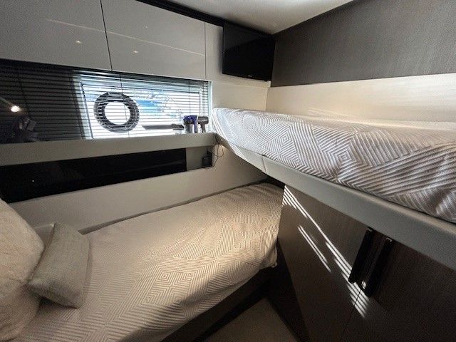 2019 Azimut
                                                             S7 Image Thumbnail #78