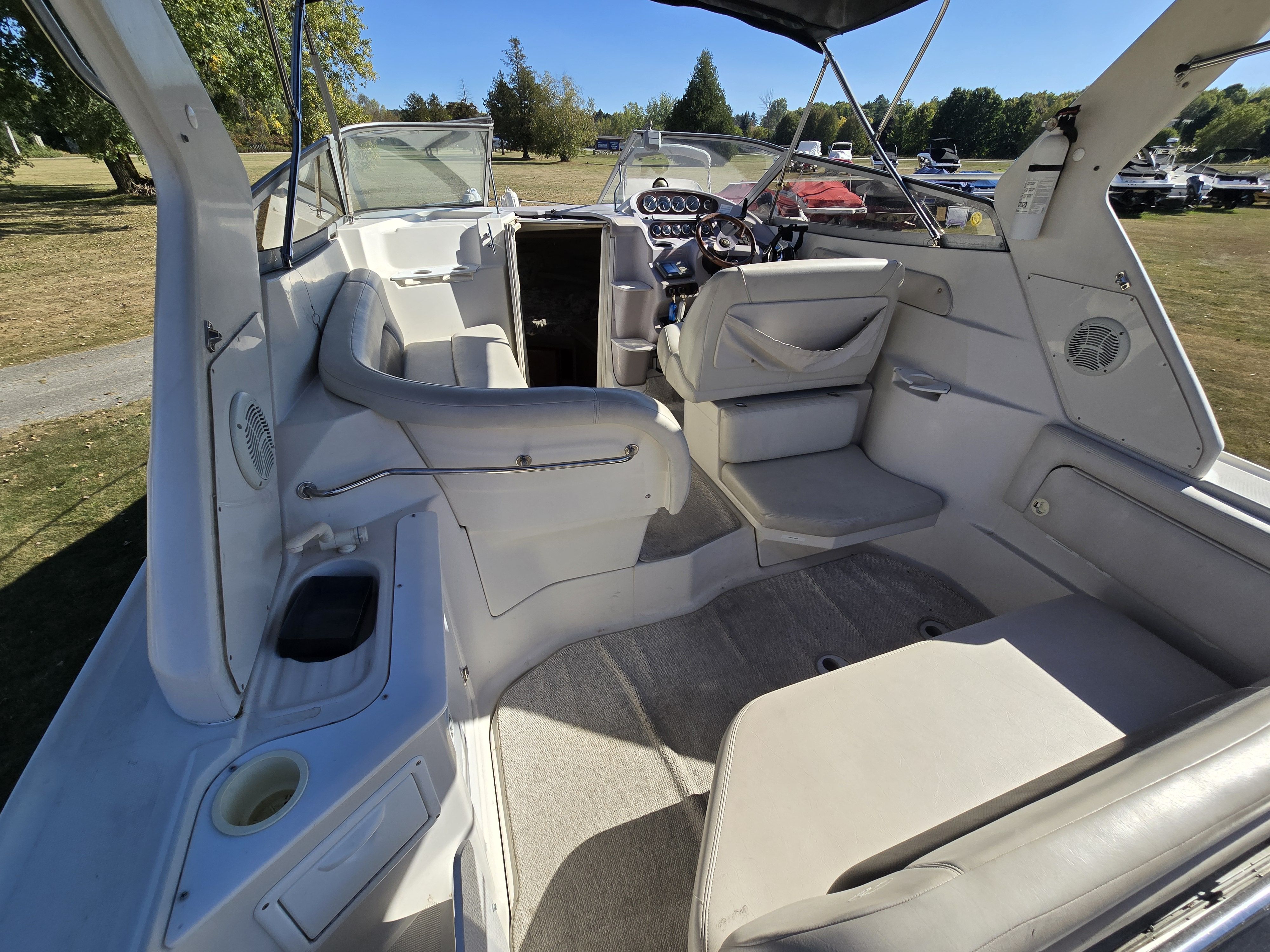 2000 Regal
                                                             2760COMMODORE Image Thumbnail #6