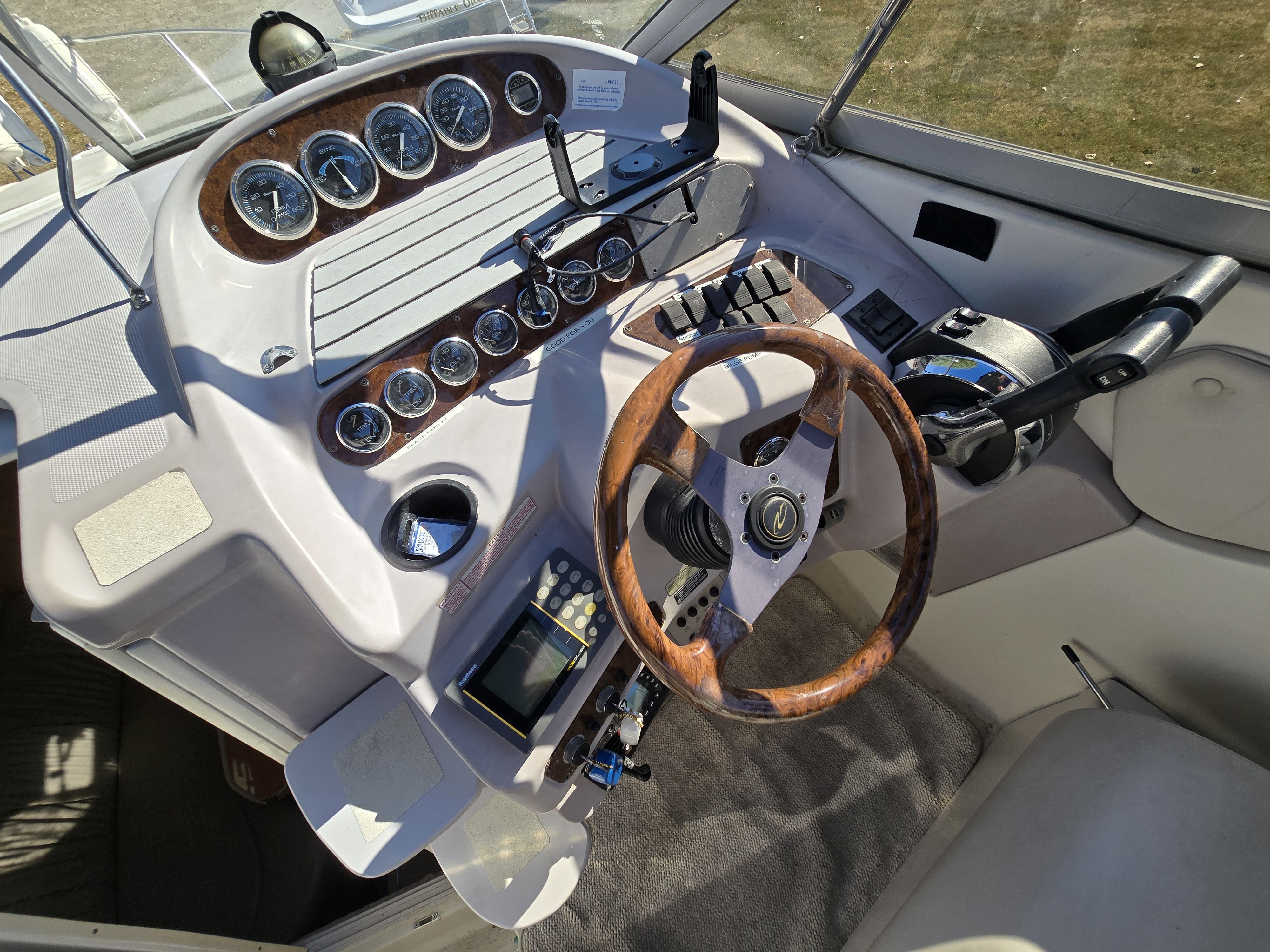 2000 Regal
                                                             2760COMMODORE Image Thumbnail #7