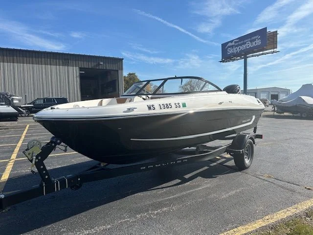 2021 Bayliner VR4 Bowrider I/O Image Thumbnail #0