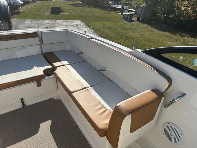 2021 Bayliner VR4 Bowrider I/O Image Thumbnail #10