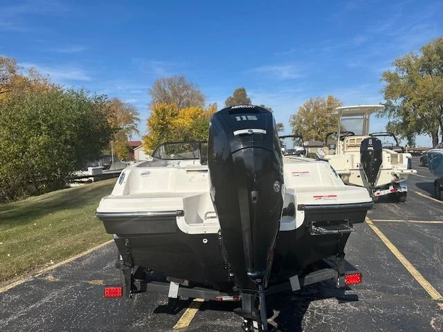 2021 Bayliner VR4 Bowrider I/O Image Thumbnail #16