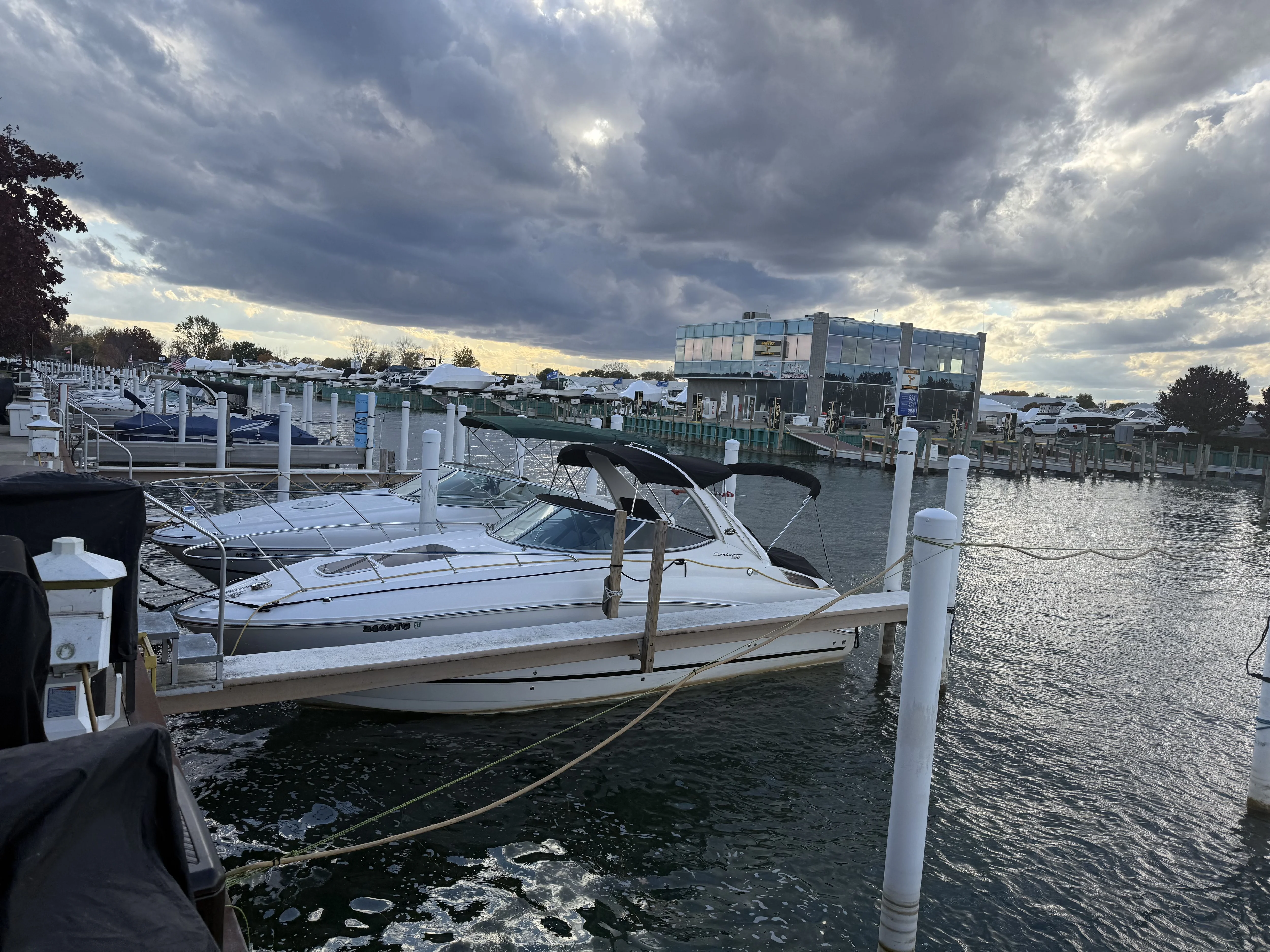 2010 Sea Ray 280 SUNDANCER Image Thumbnail #1