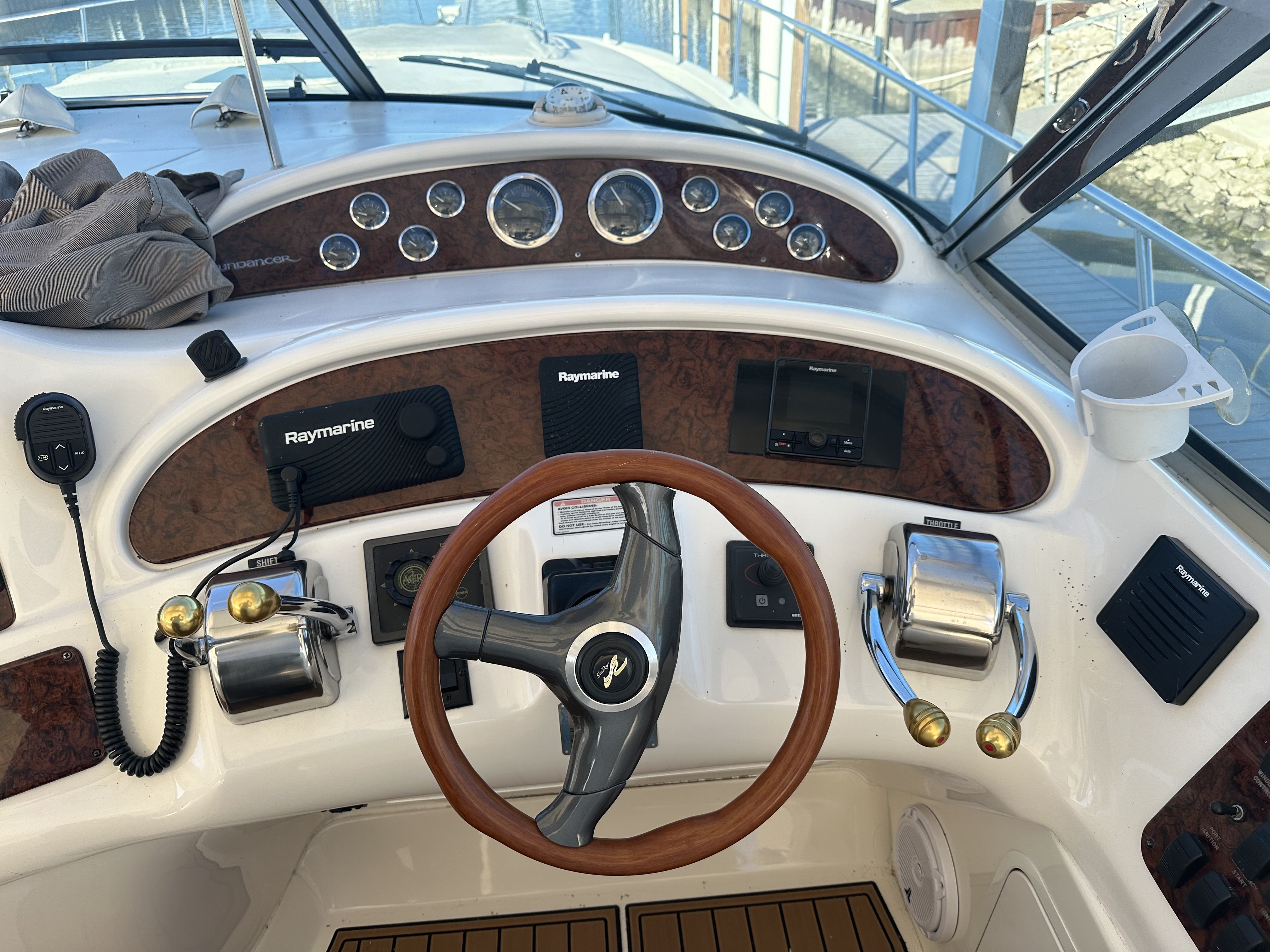 1999 Sea Ray
                                                             460 SUNDANCER Image Thumbnail #11