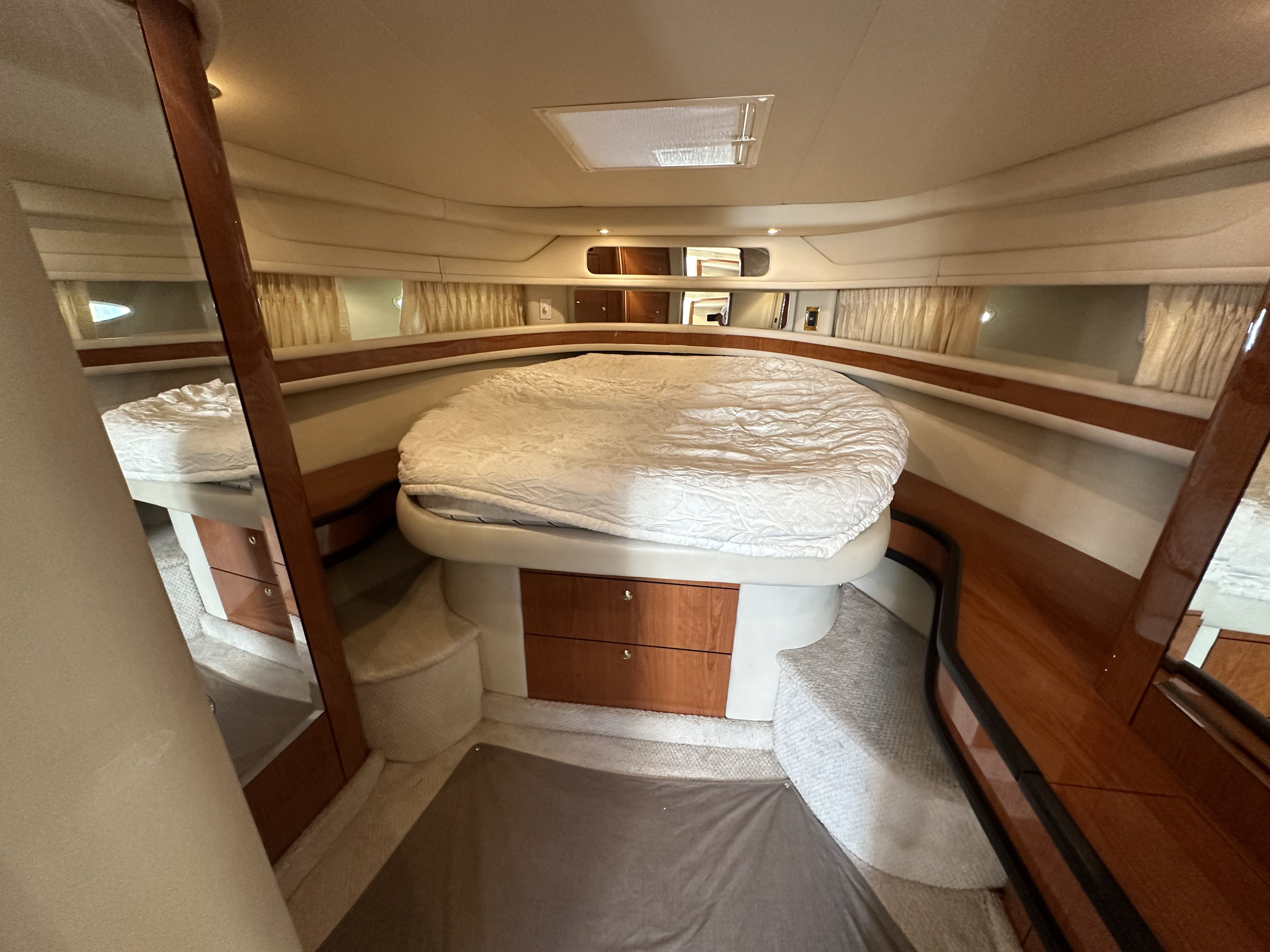 1999 Sea Ray
                                                             460 SUNDANCER Image Thumbnail #24