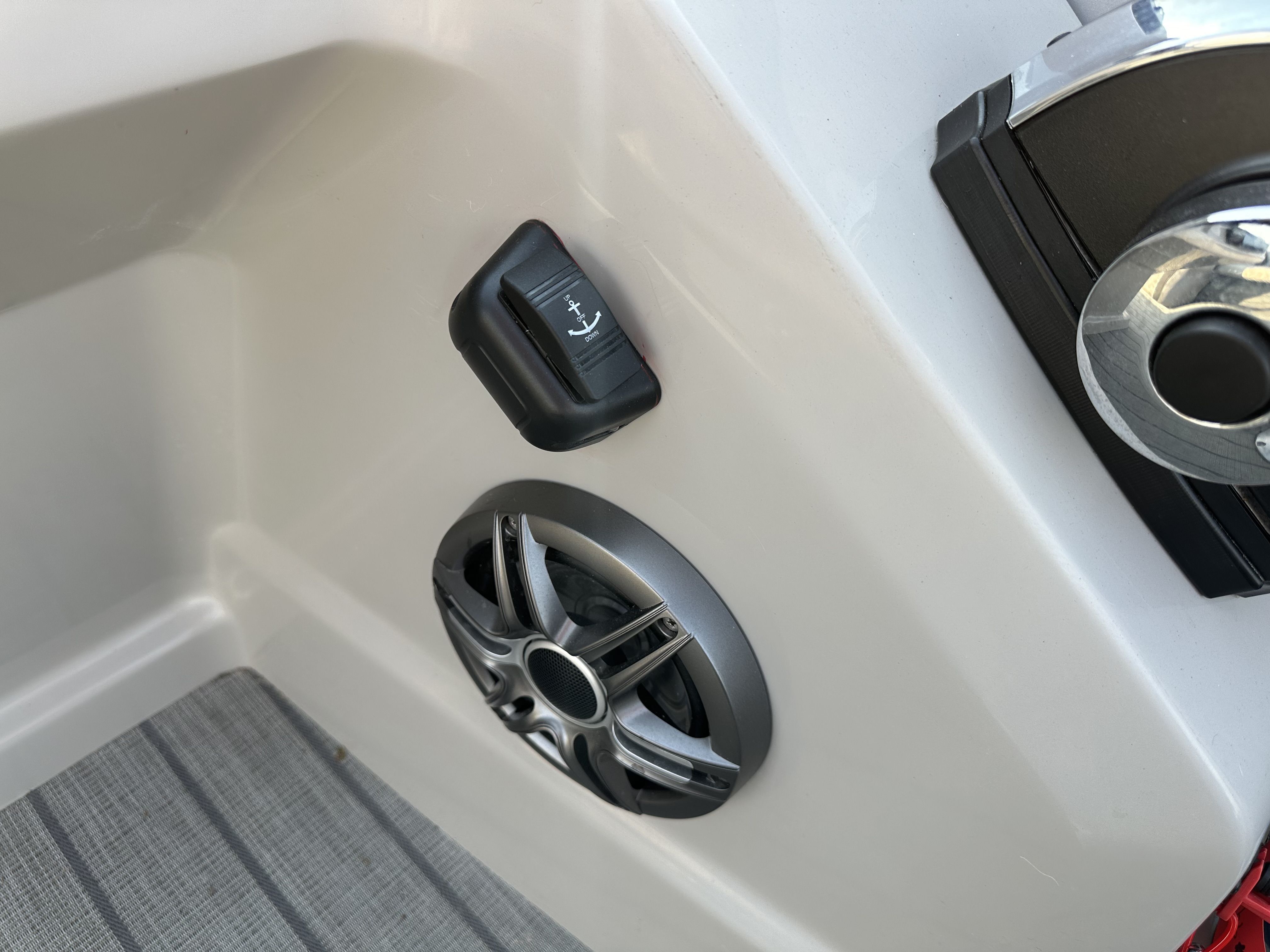 2022 Sylvan L3PF Image Thumbnail #12