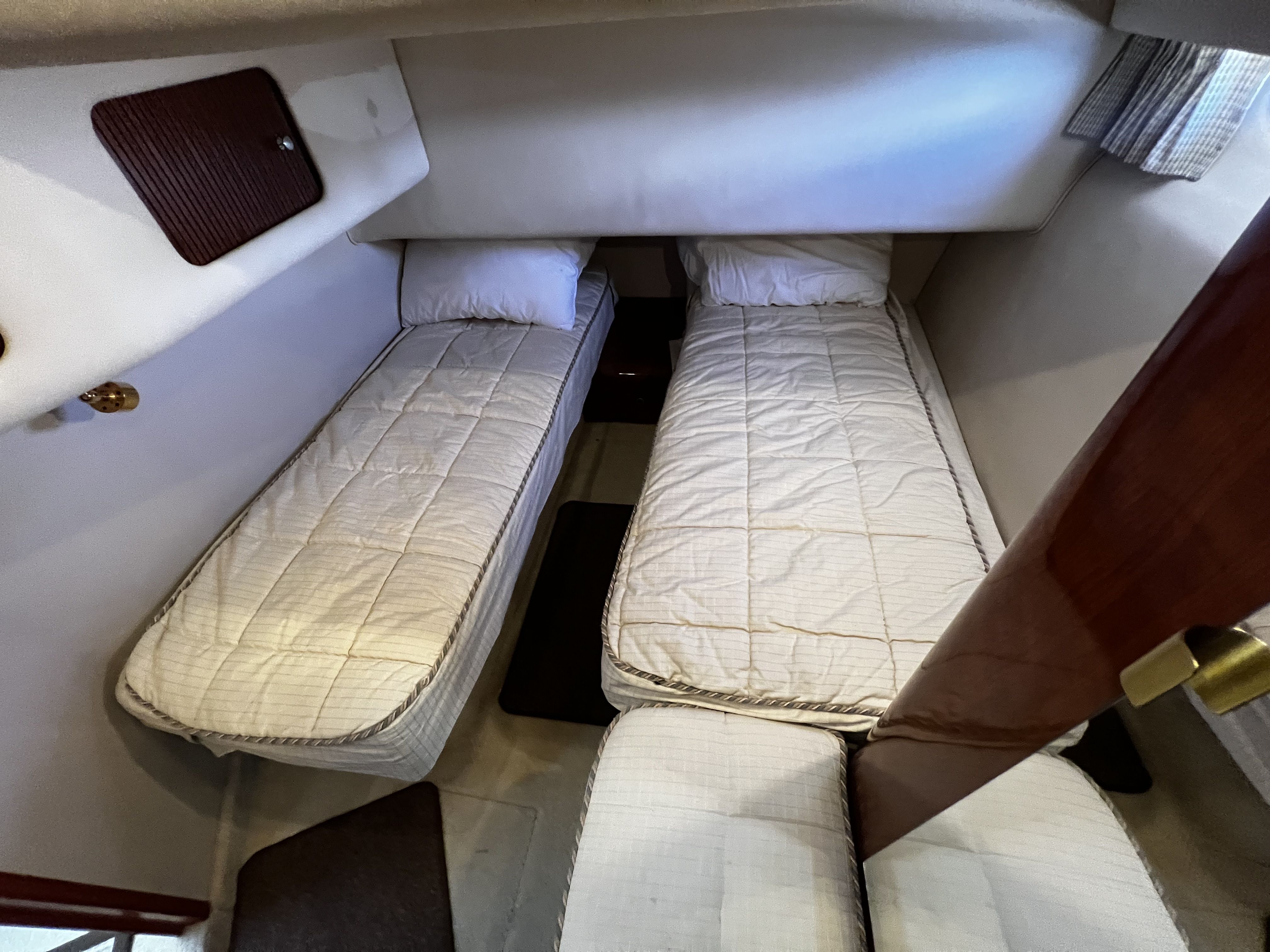 2003 Sea Ray
                                                             400 Sedan Bridge Image Thumbnail #34