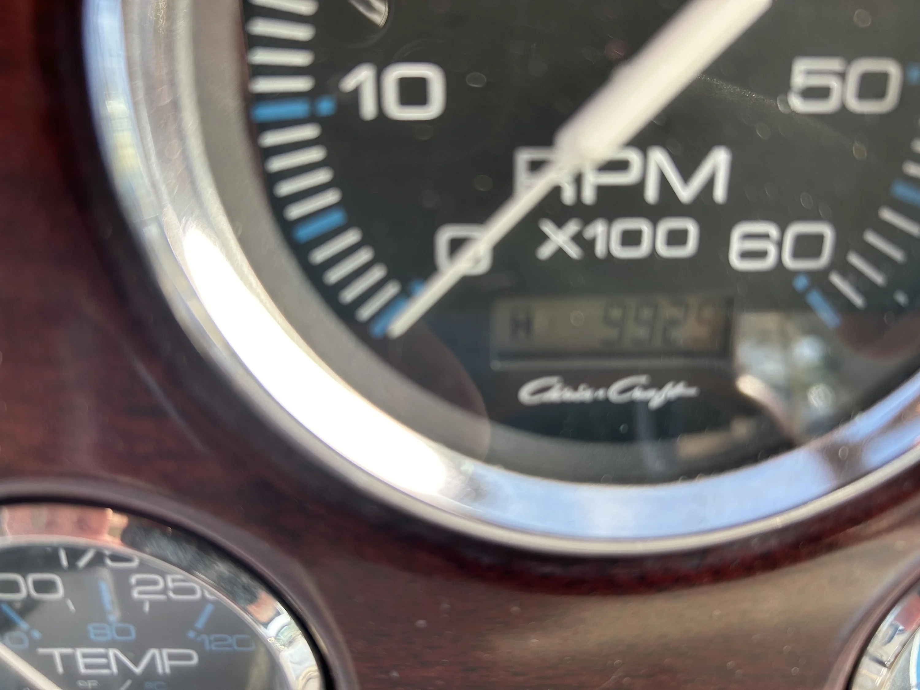 2000 Chris-Craft 320EXPRESS Image Thumbnail #5