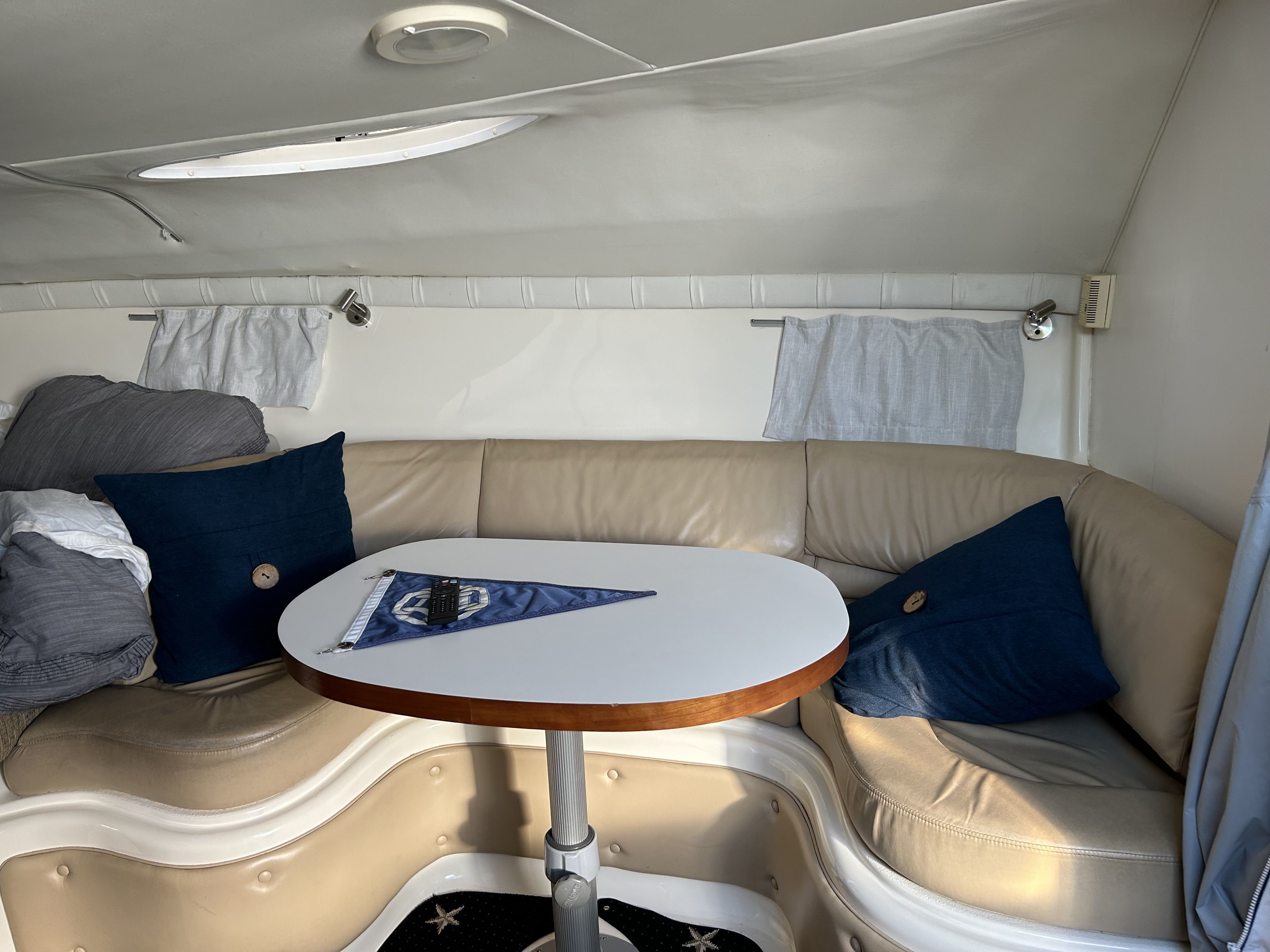 2000 Chris-Craft 320EXPRESS Image Thumbnail #12