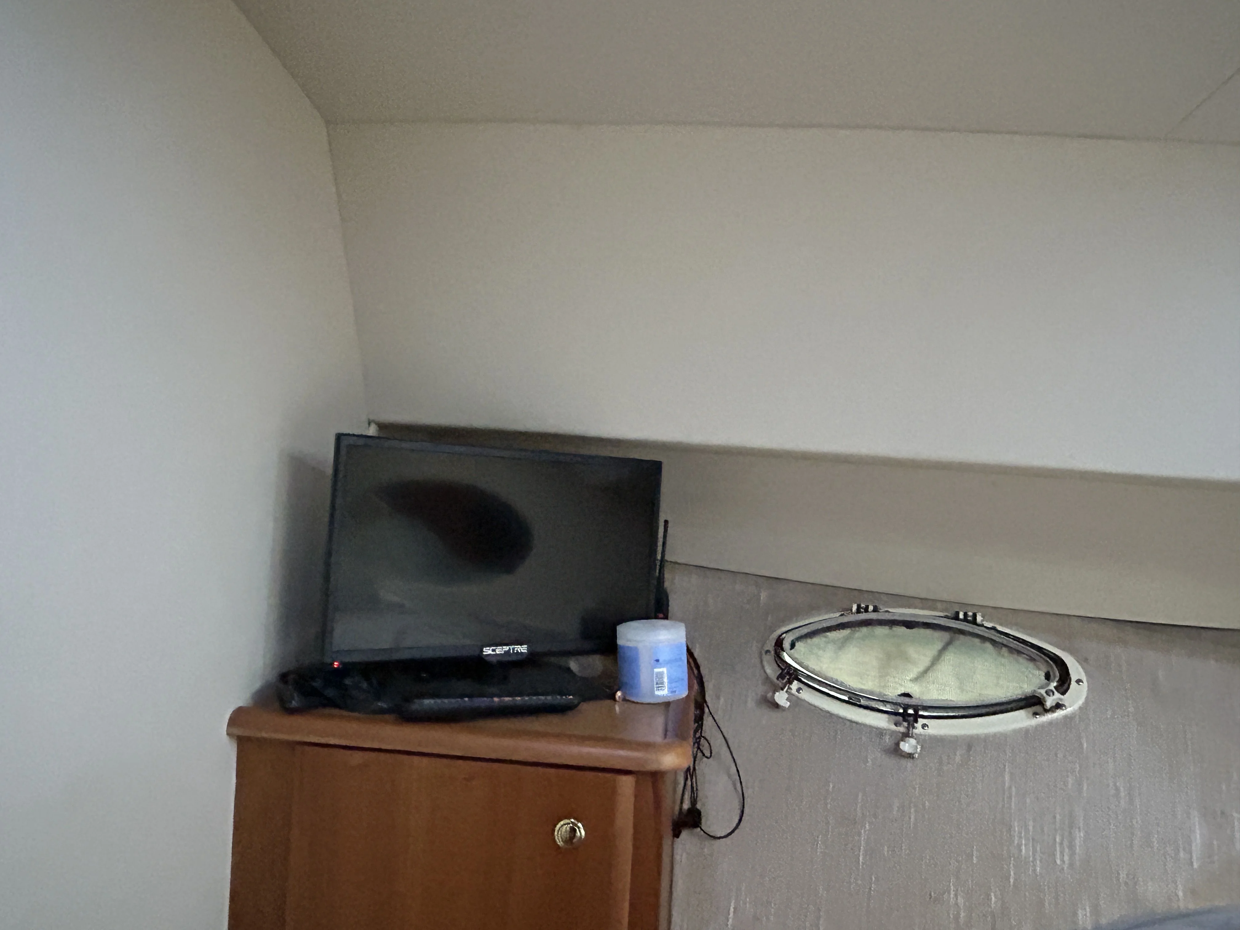 1999 Silverton 322AFTCABIN Image Thumbnail #11