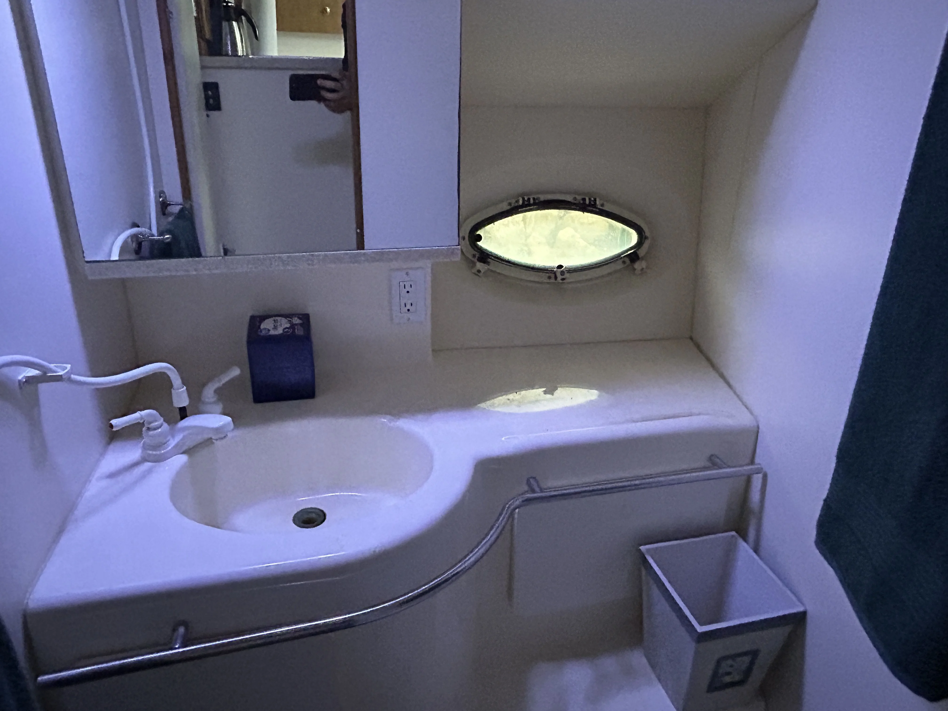 1999 Silverton 322AFTCABIN Image Thumbnail #13