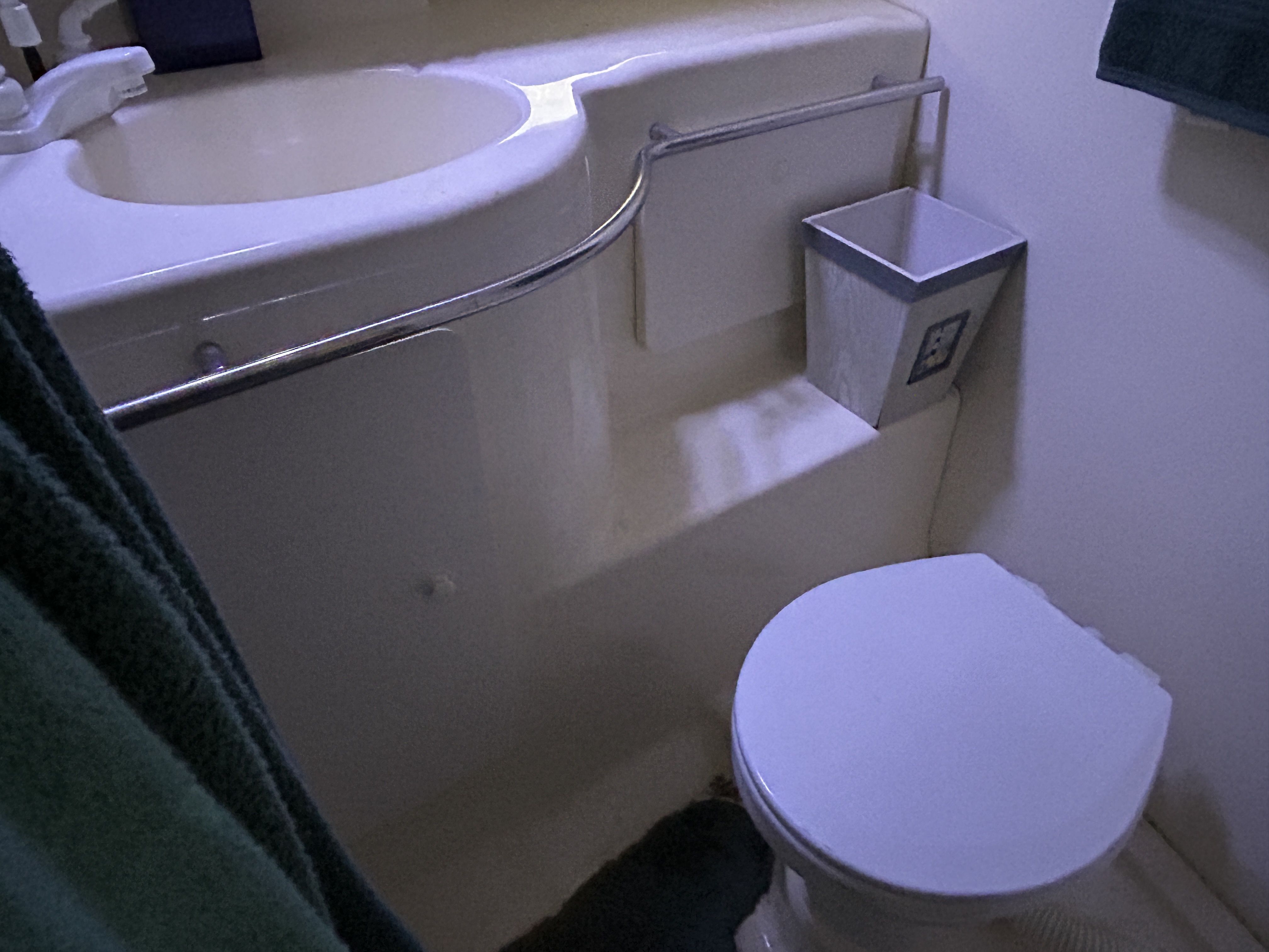 1999 Silverton 322AFTCABIN Image Thumbnail #14