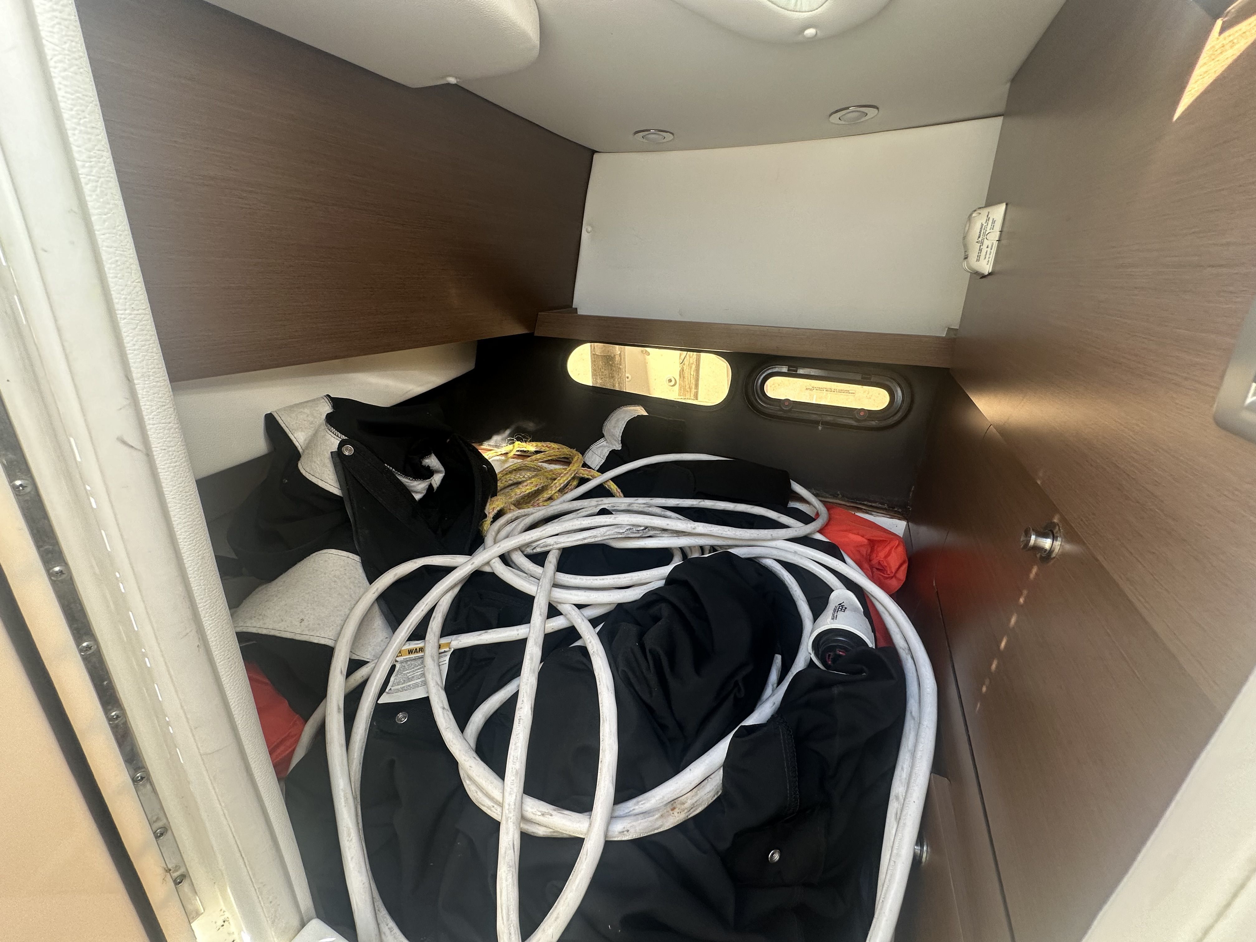 2017 Sea Ray 350 SLX Image Thumbnail #21