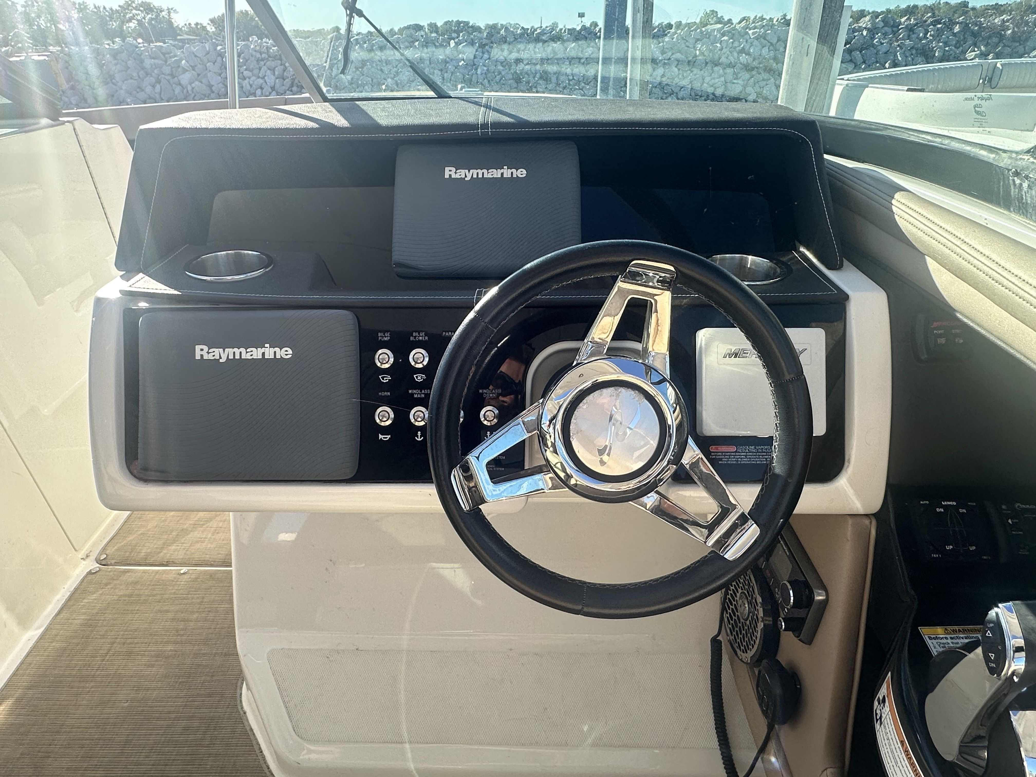 2017 Sea Ray 350 SLX Image Thumbnail #12