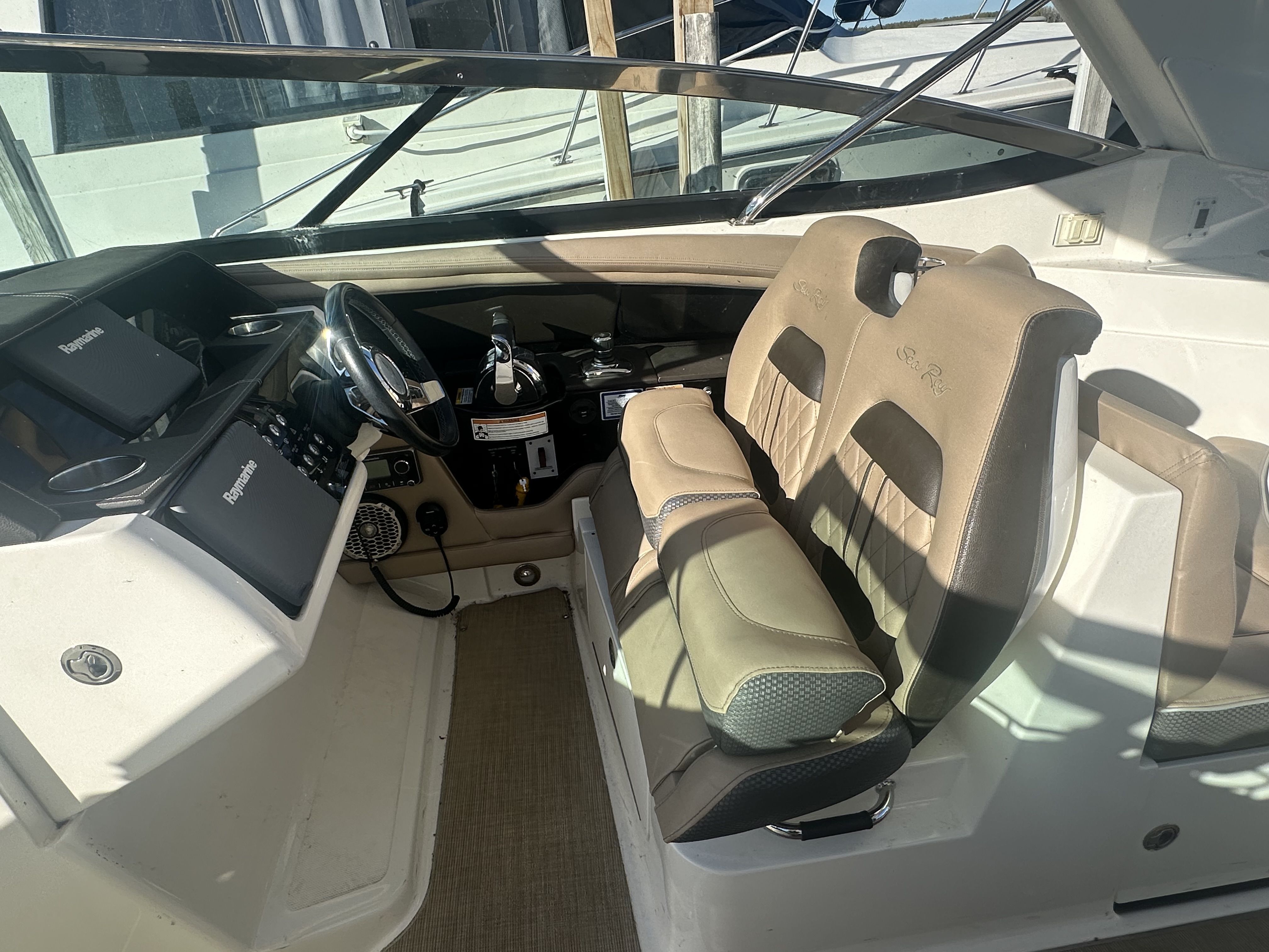 2017 Sea Ray 350 SLX Image Thumbnail #14