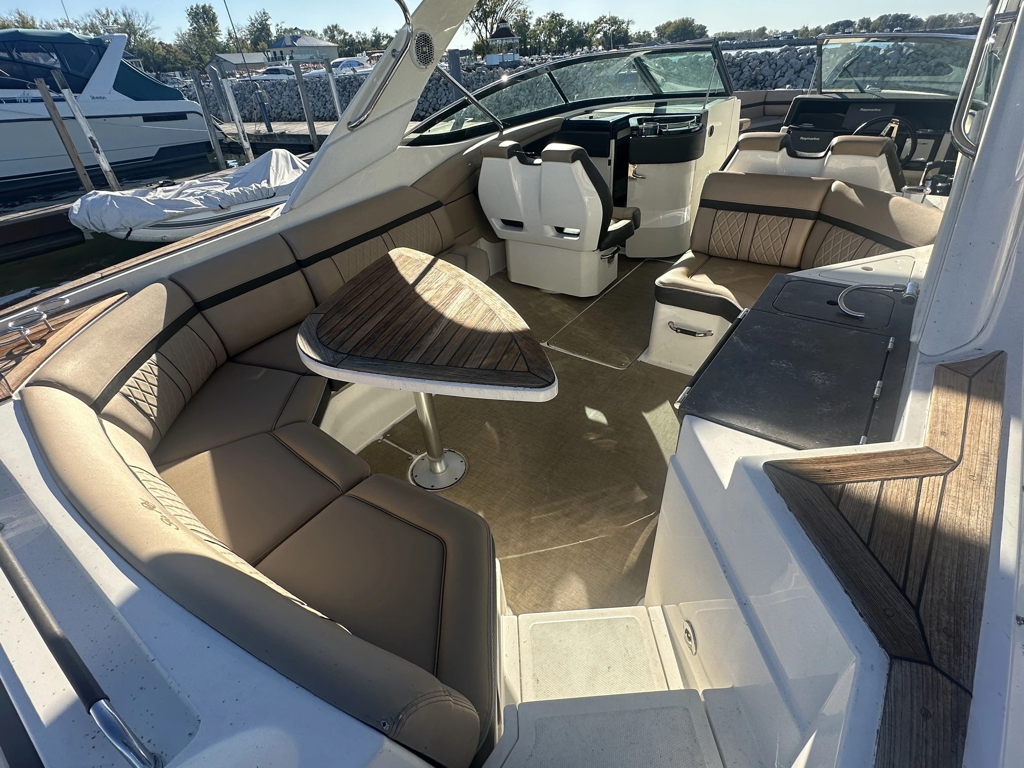 2017 Sea Ray 350 SLX Image Thumbnail #16