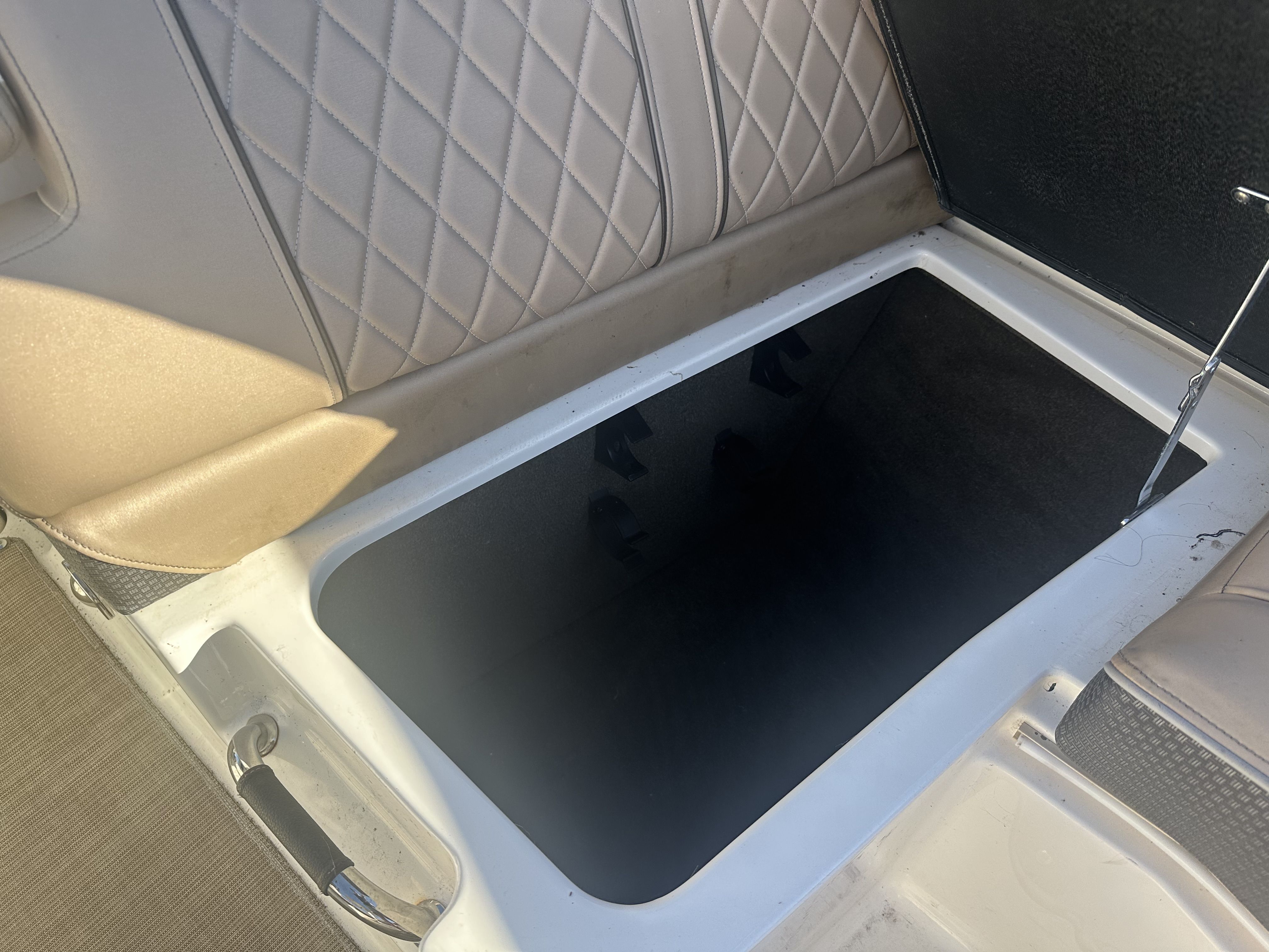 2017 Sea Ray 350 SLX Image Thumbnail #18