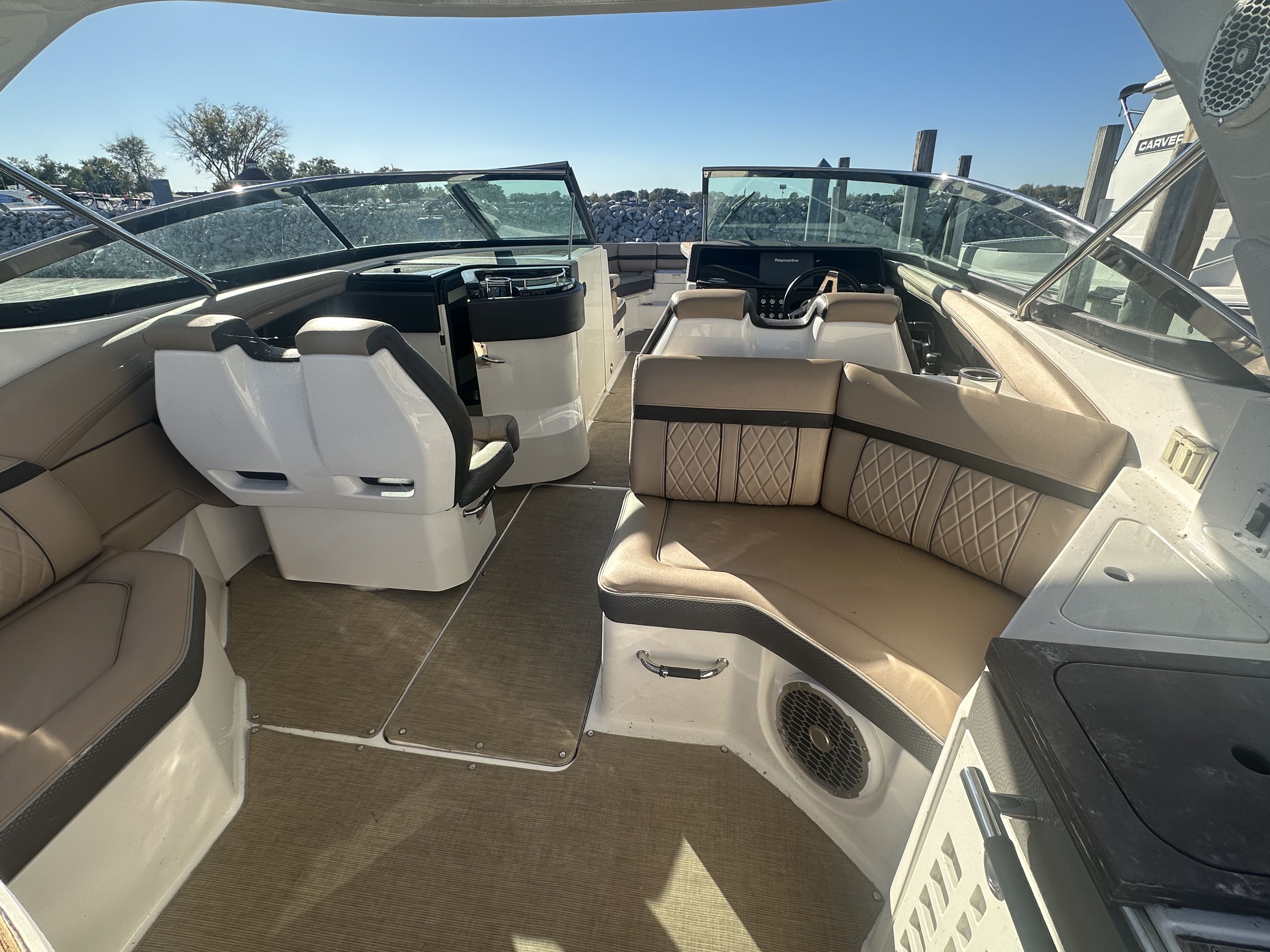 2017 Sea Ray 350 SLX Image Thumbnail #19