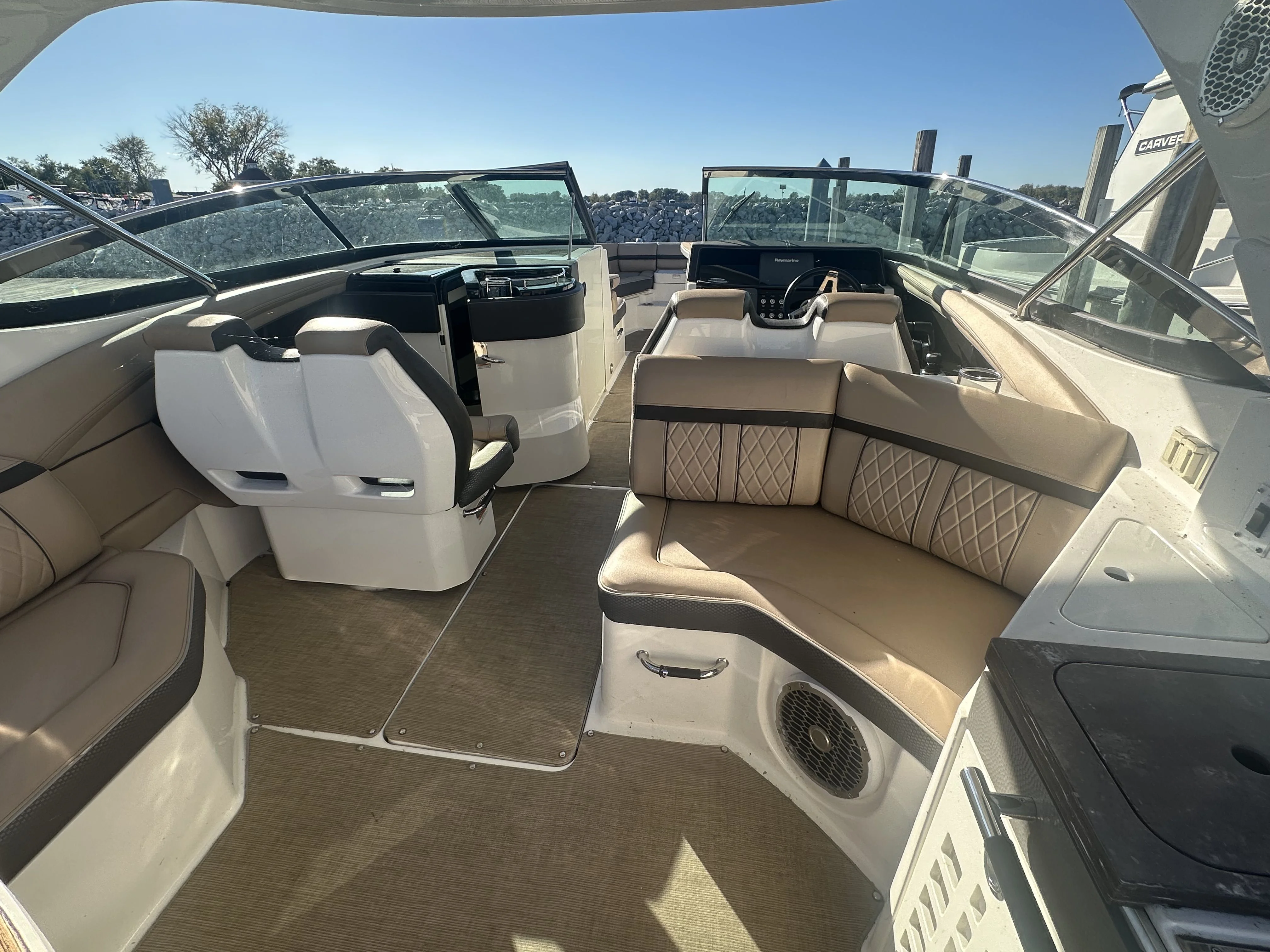 2017 Sea Ray 350 SLX Image Thumbnail #19