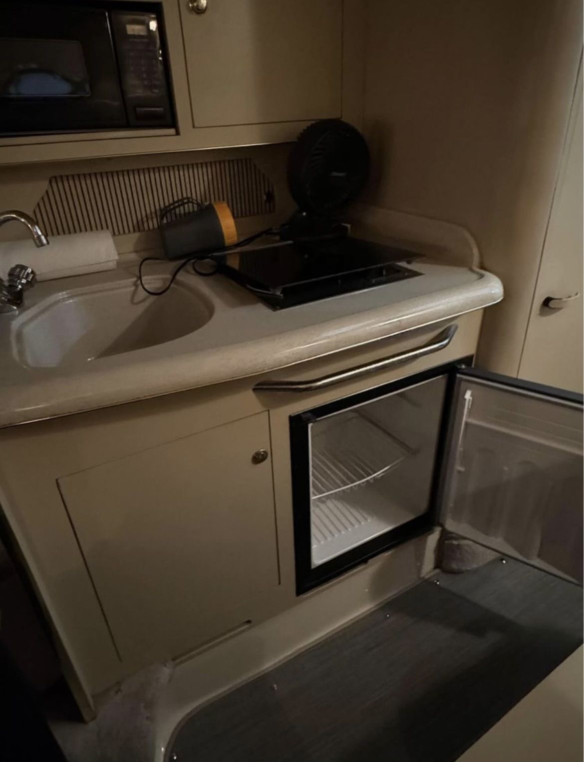 1998 Sea Ray
                                                             270 SUNDANCER Image Thumbnail #9
