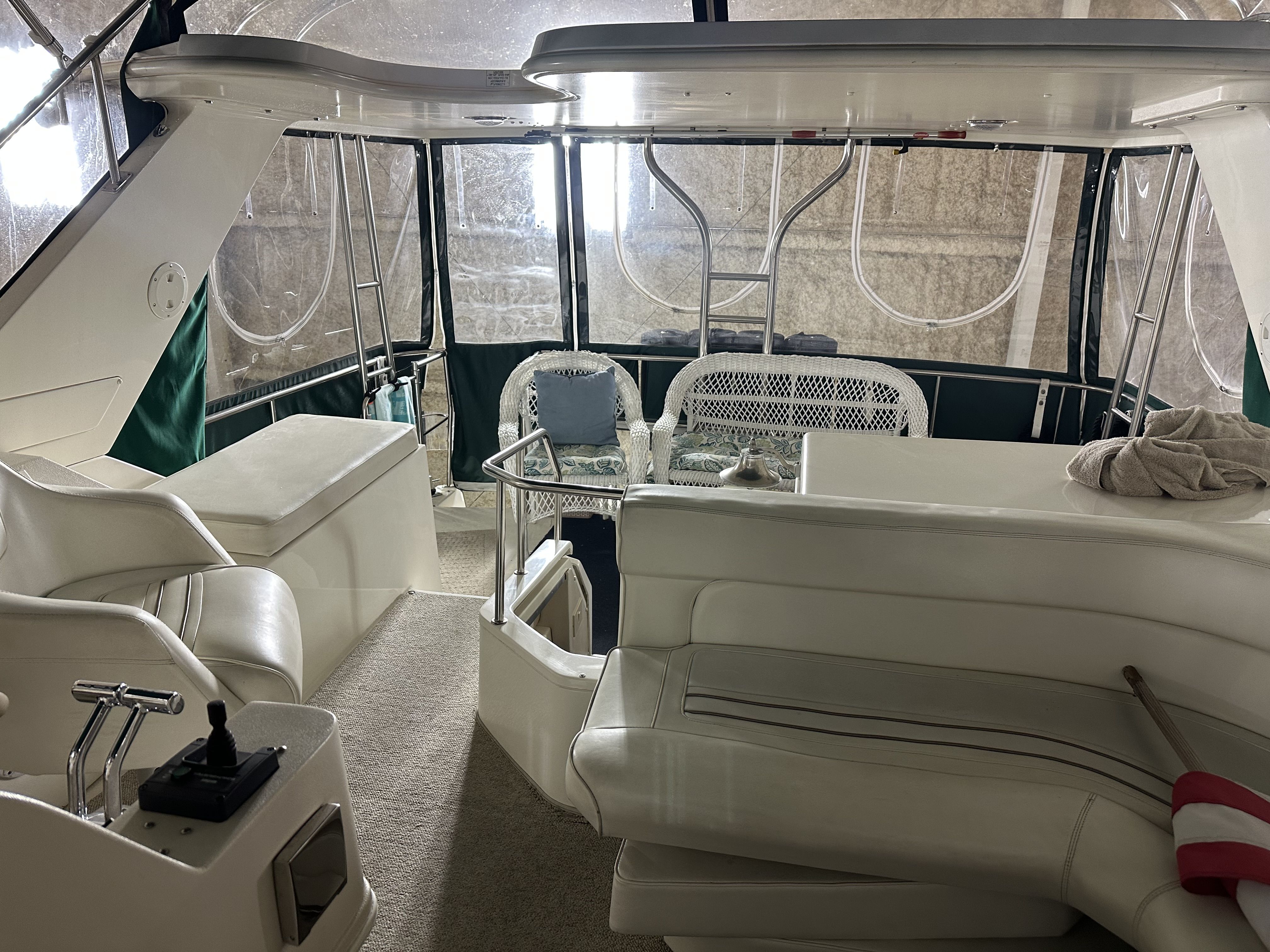 1997 Cruisers Yachts
                                                             3950 AC Image Thumbnail #16