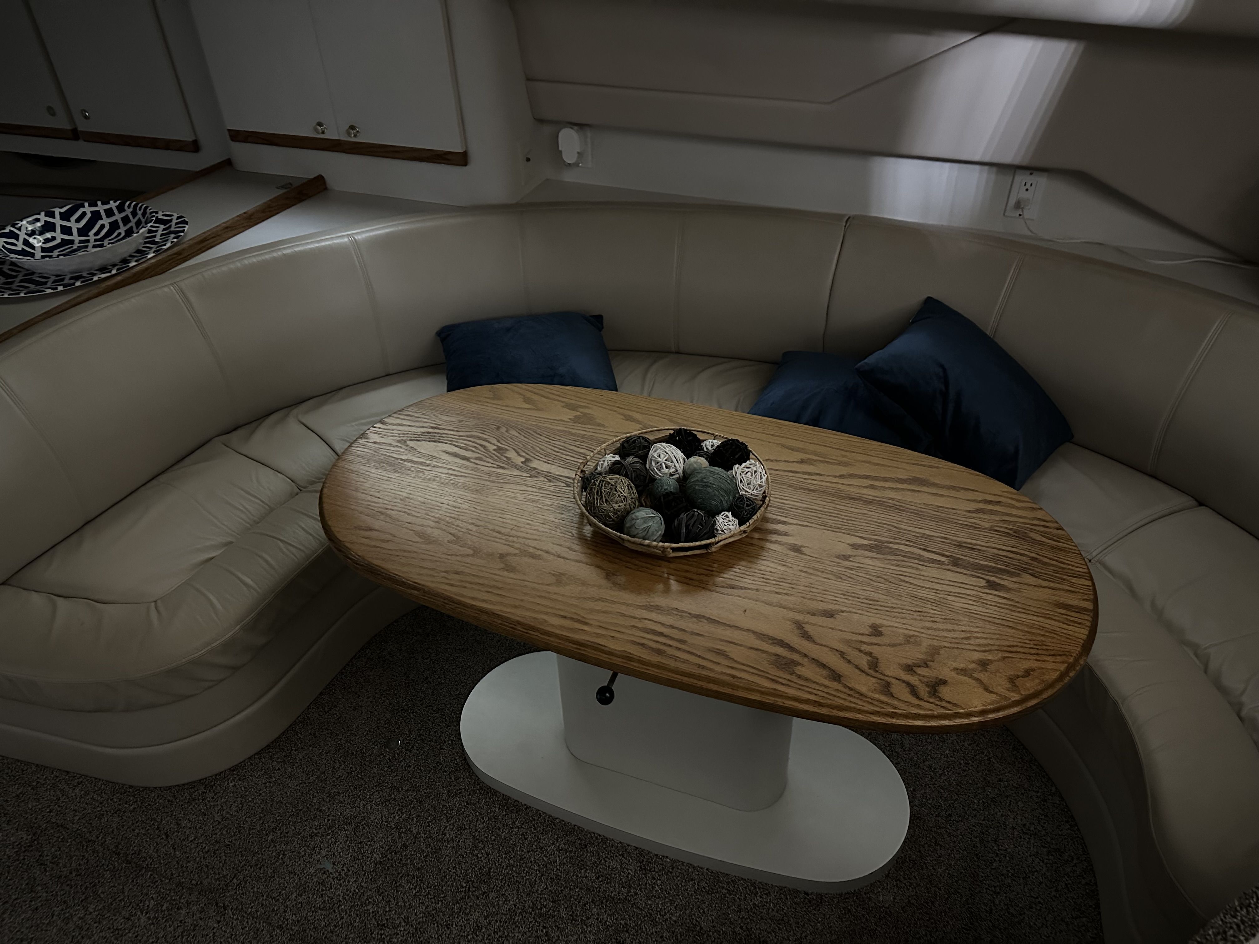 1997 Cruisers Yachts
                                                             3950 AC Image Thumbnail #25