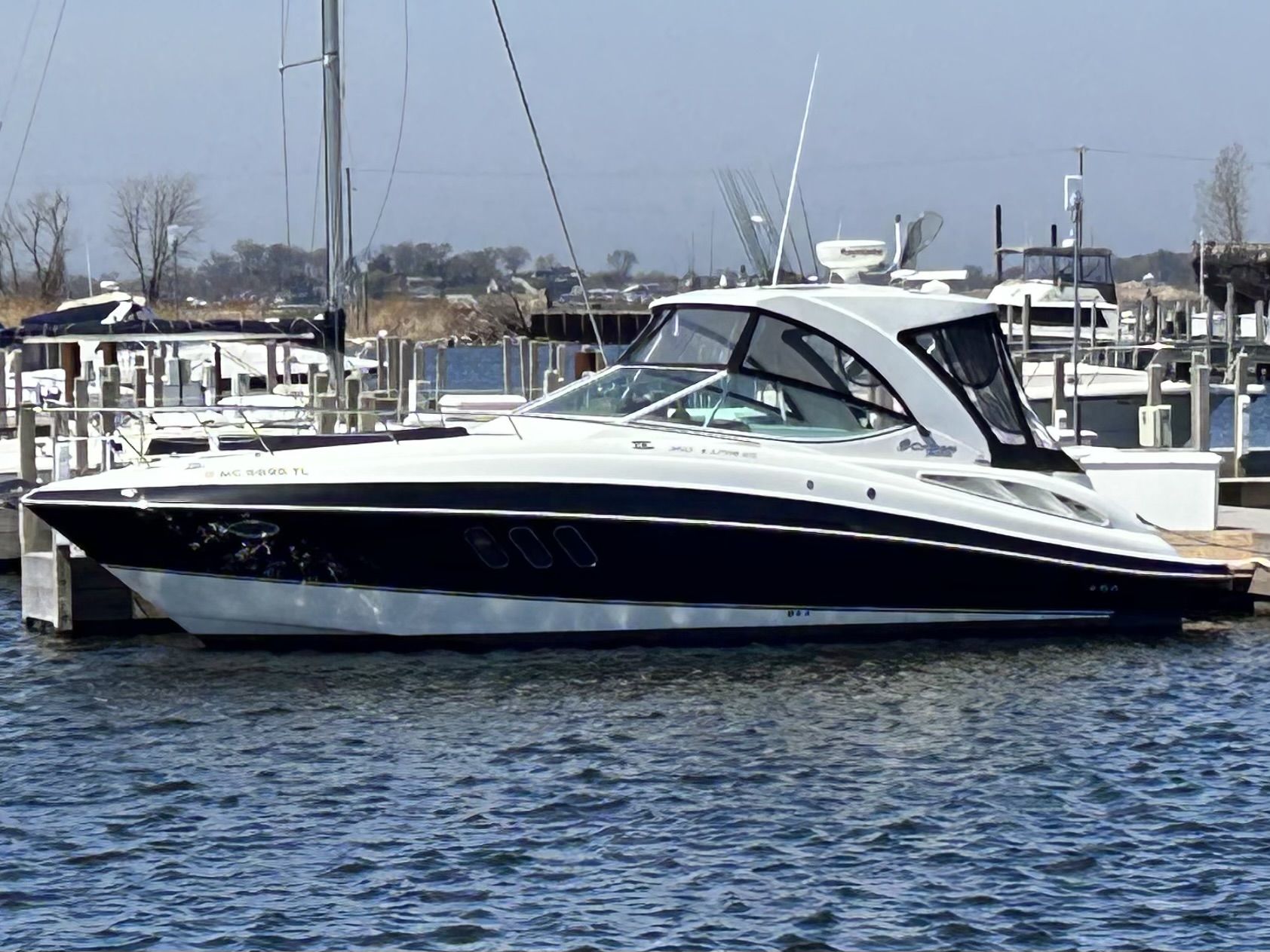 2012 Cruisers Yachts
                                                             350 EXPRESS Image Thumbnail #3