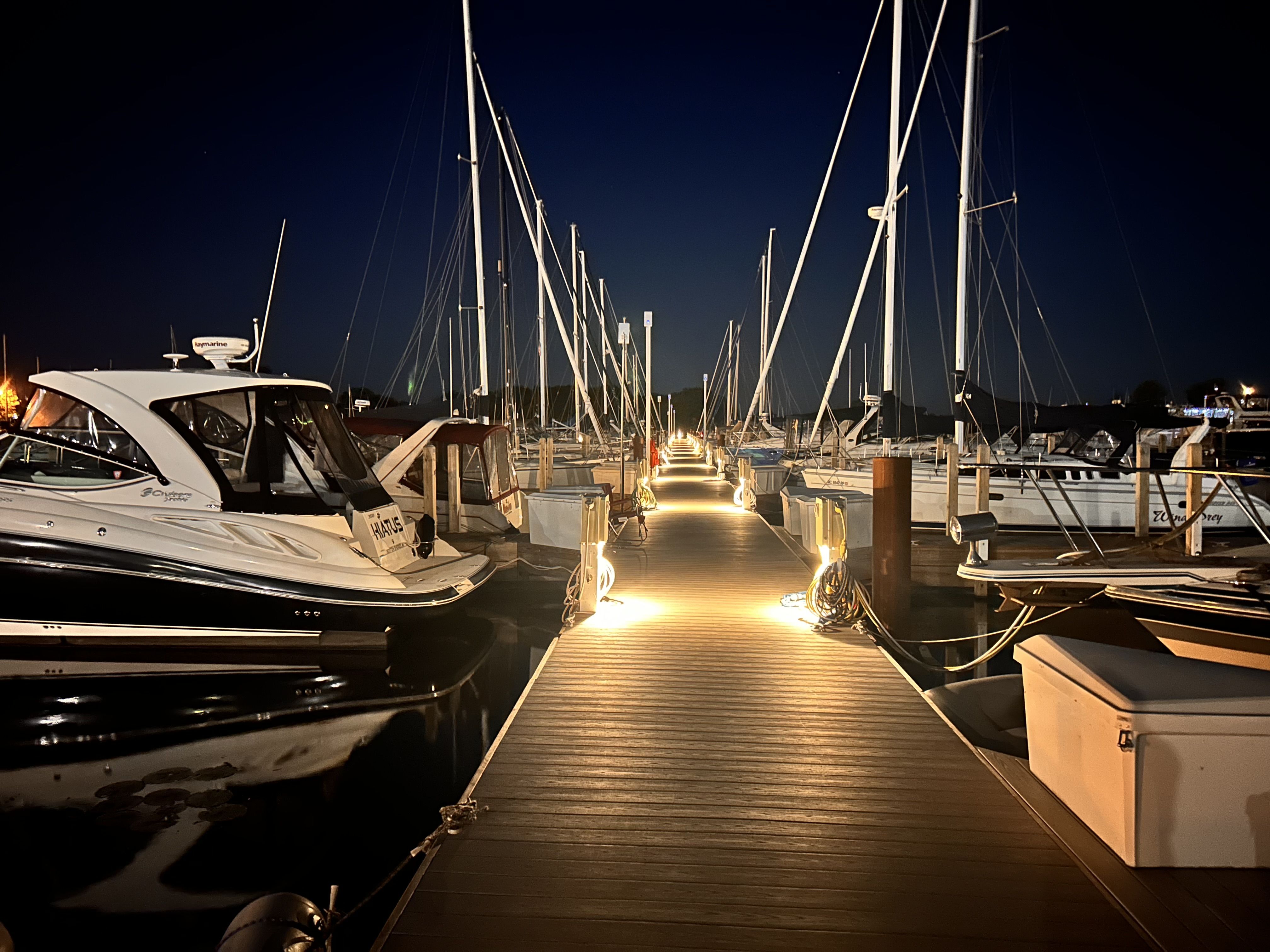 2012 Cruisers Yachts
                                                             350 EXPRESS Image Thumbnail #12
