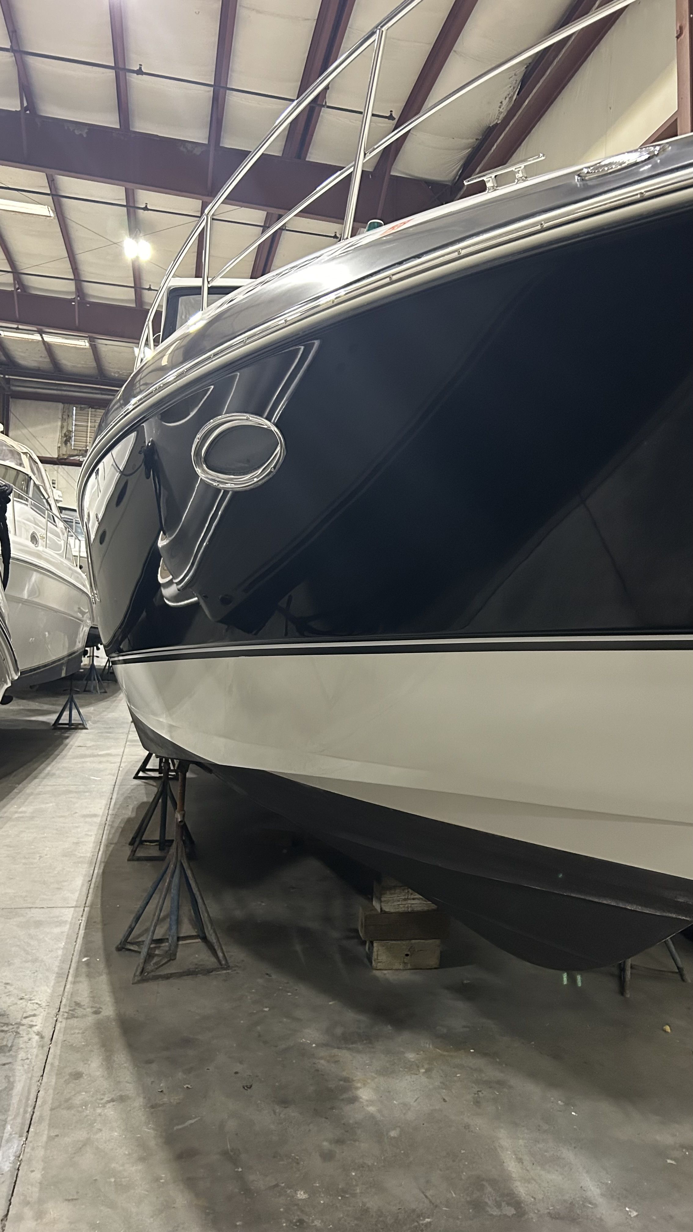2012 Cruisers Yachts
                                                             350 EXPRESS Image Thumbnail #13