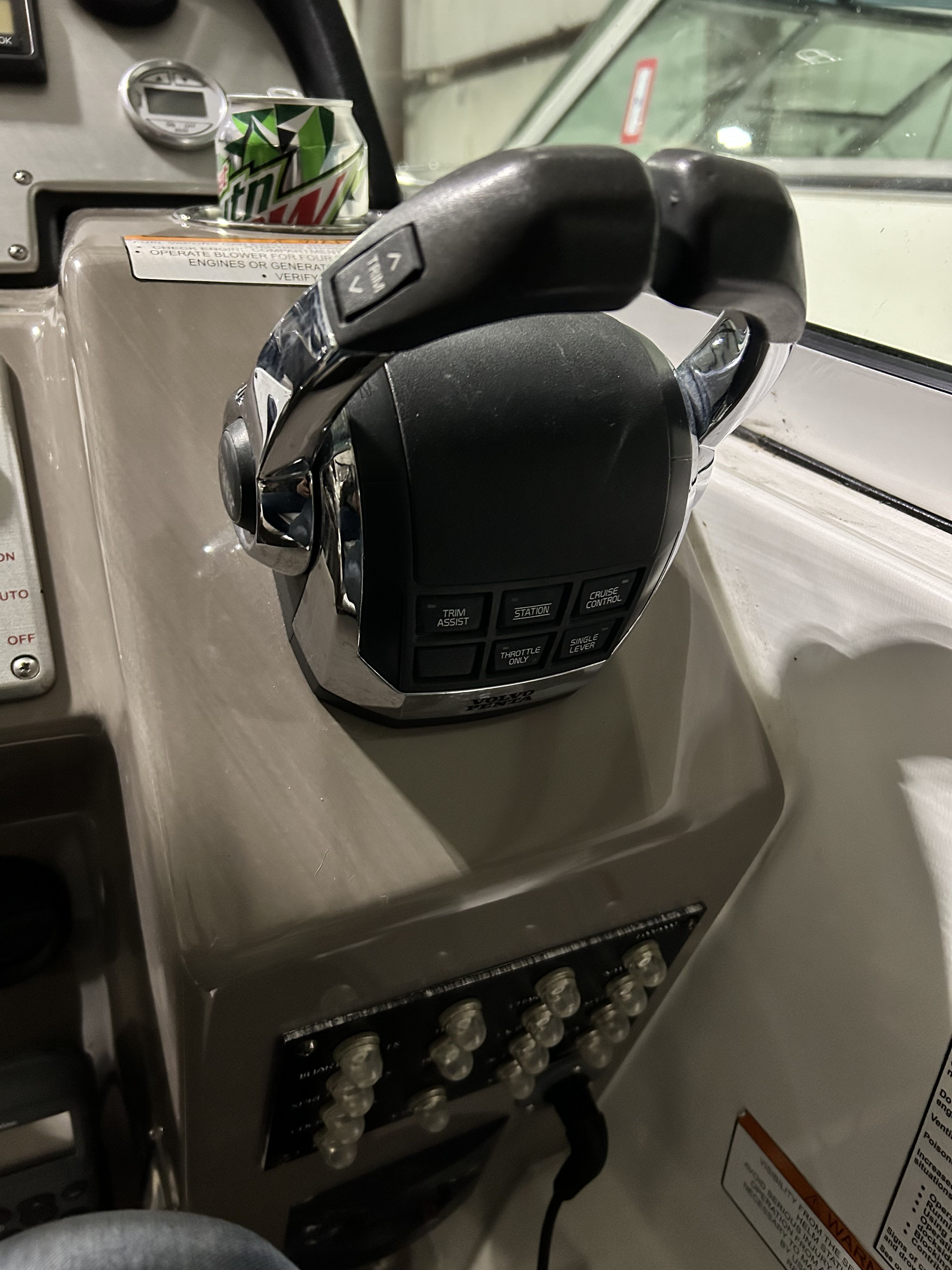 2012 Cruisers Yachts
                                                             350 EXPRESS Image Thumbnail #32