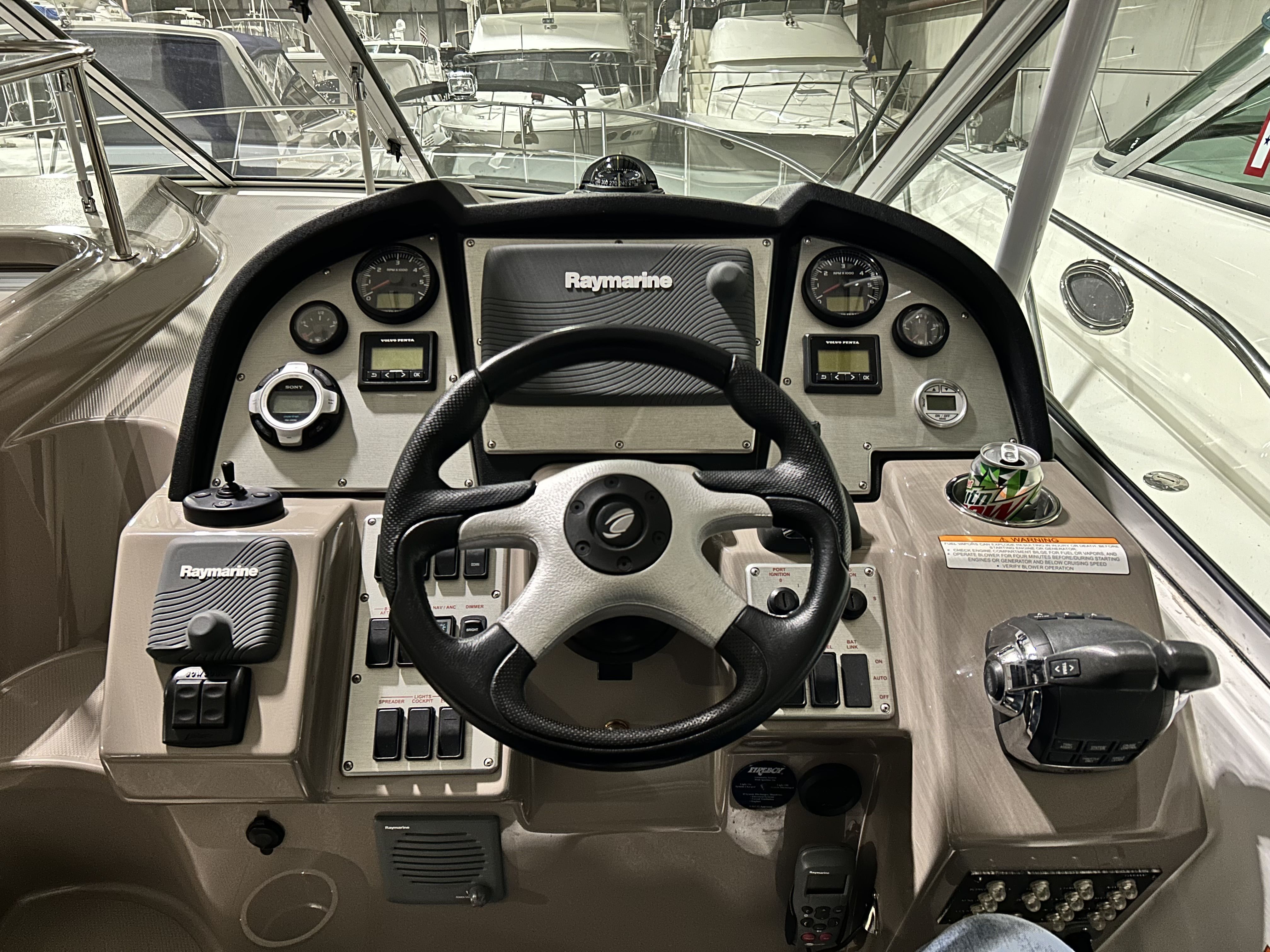2012 Cruisers Yachts
                                                             350 EXPRESS Image Thumbnail #33