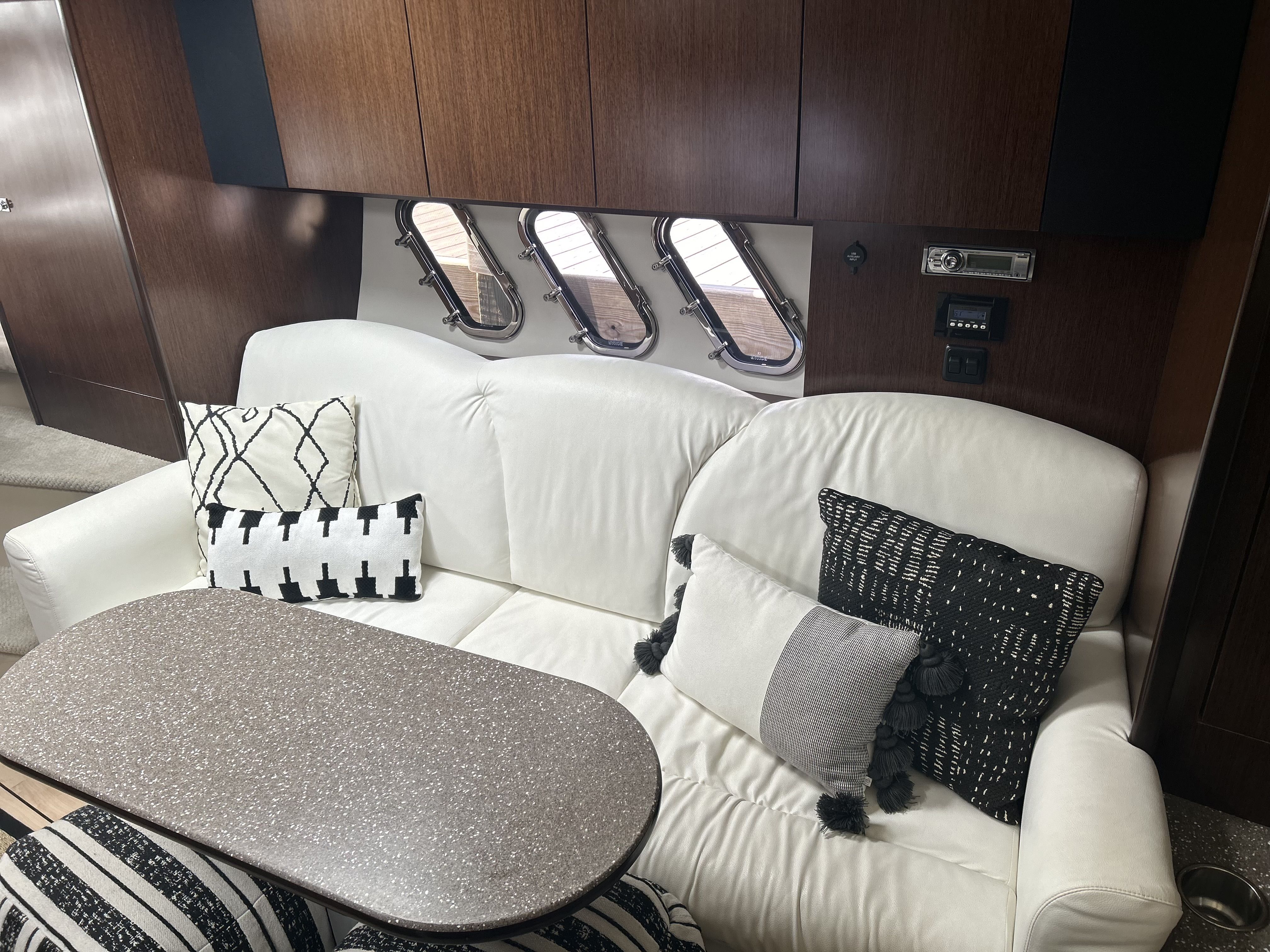 2012 Cruisers Yachts
                                                             350 EXPRESS Image Thumbnail #47