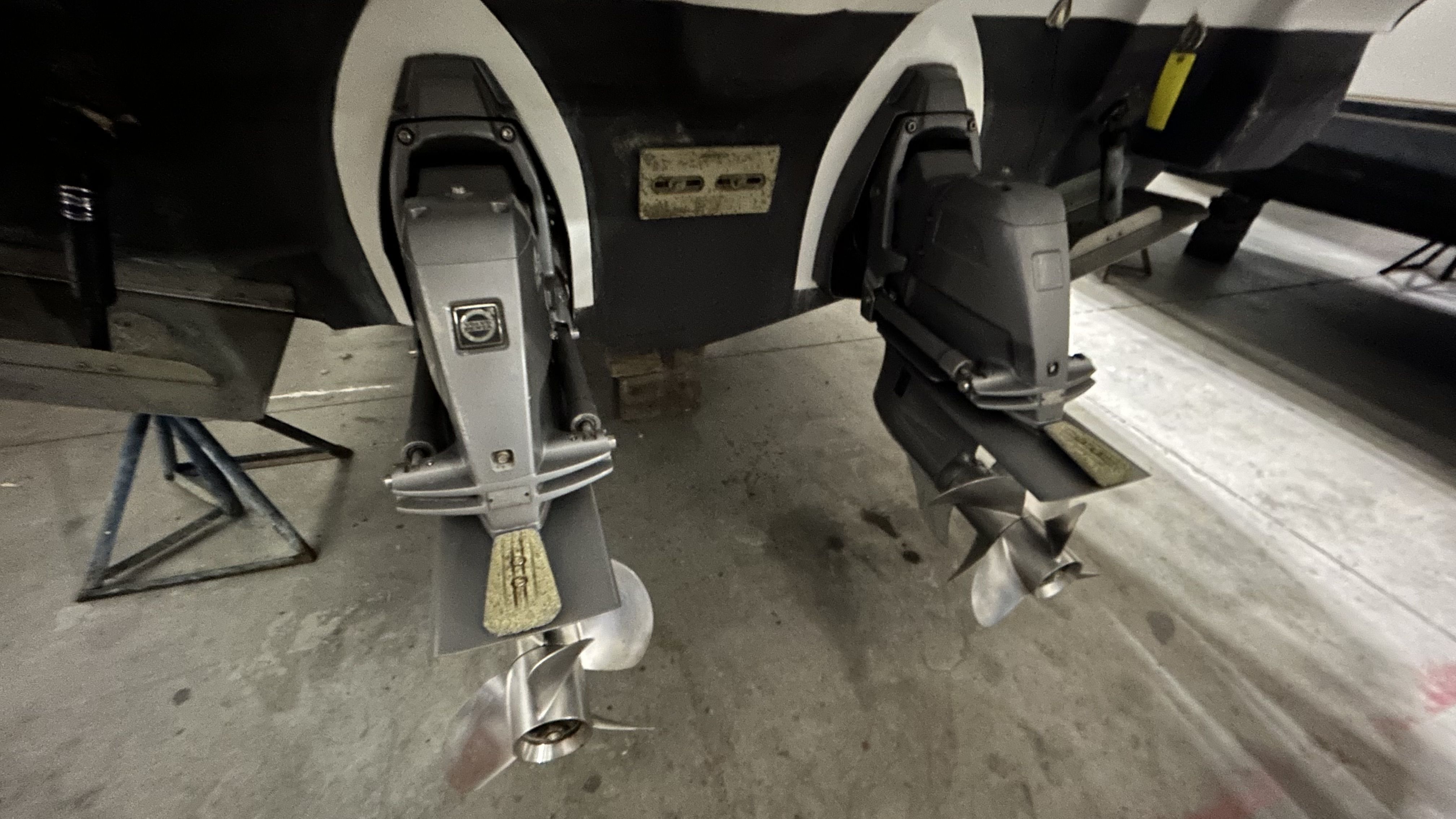 2012 Cruisers Yachts
                                                             350 EXPRESS Image Thumbnail #67