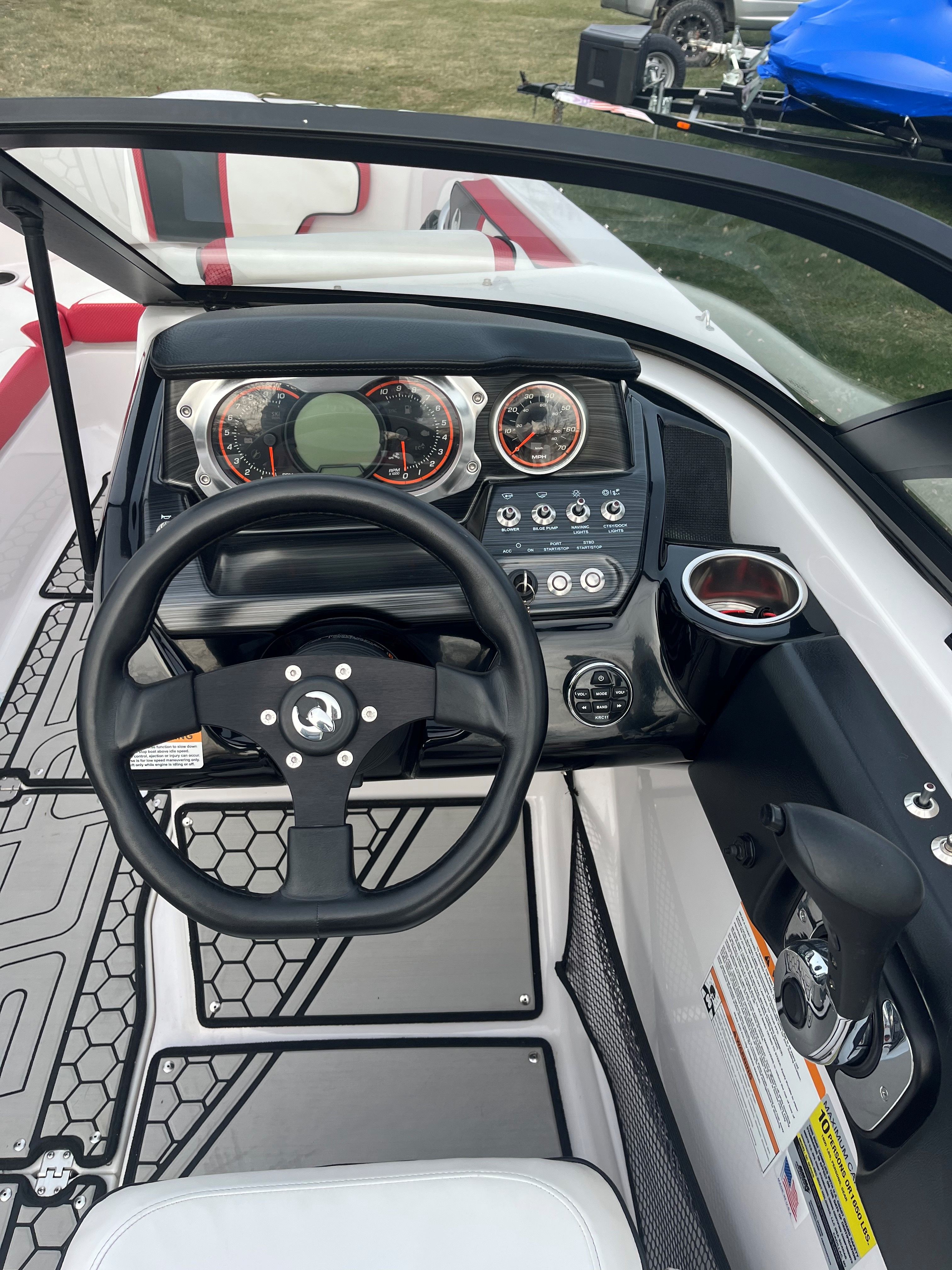 2018 Scarab
                                                             215 ID Image Thumbnail #9