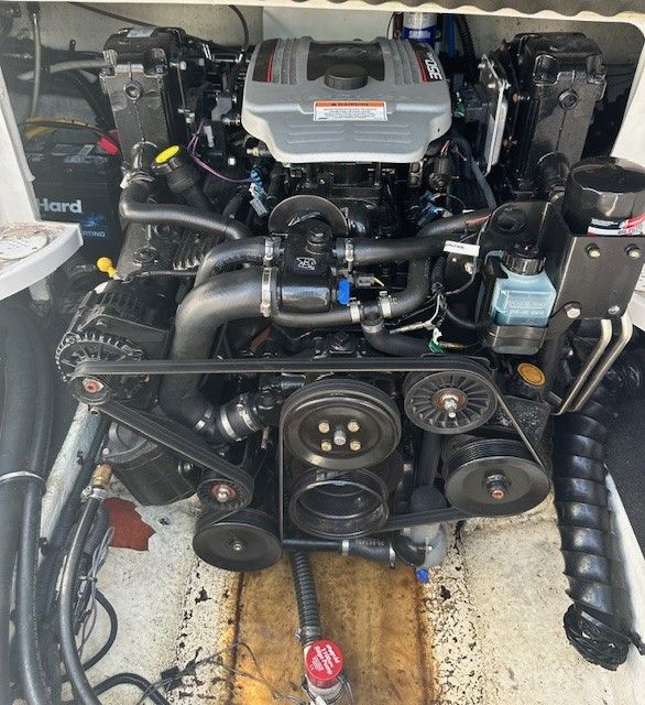 2009 Crownline
                                                             220EX Image Thumbnail #28
