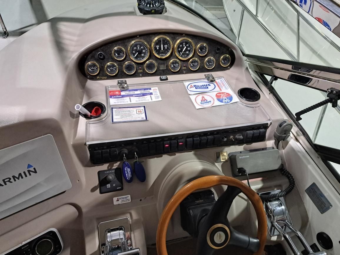 2001 Cruisers Yachts 3870 Image Thumbnail #5