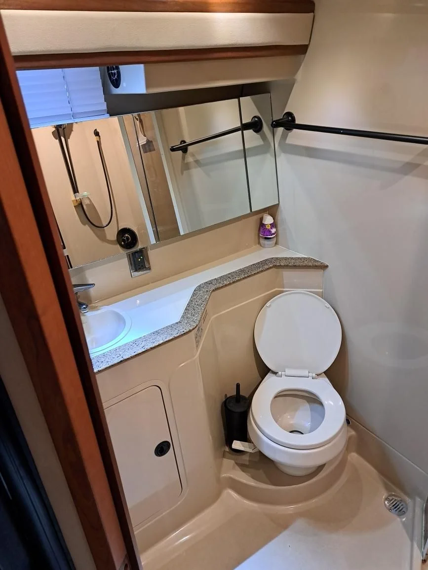 2001 Cruisers Yachts 3870 Image Thumbnail #10