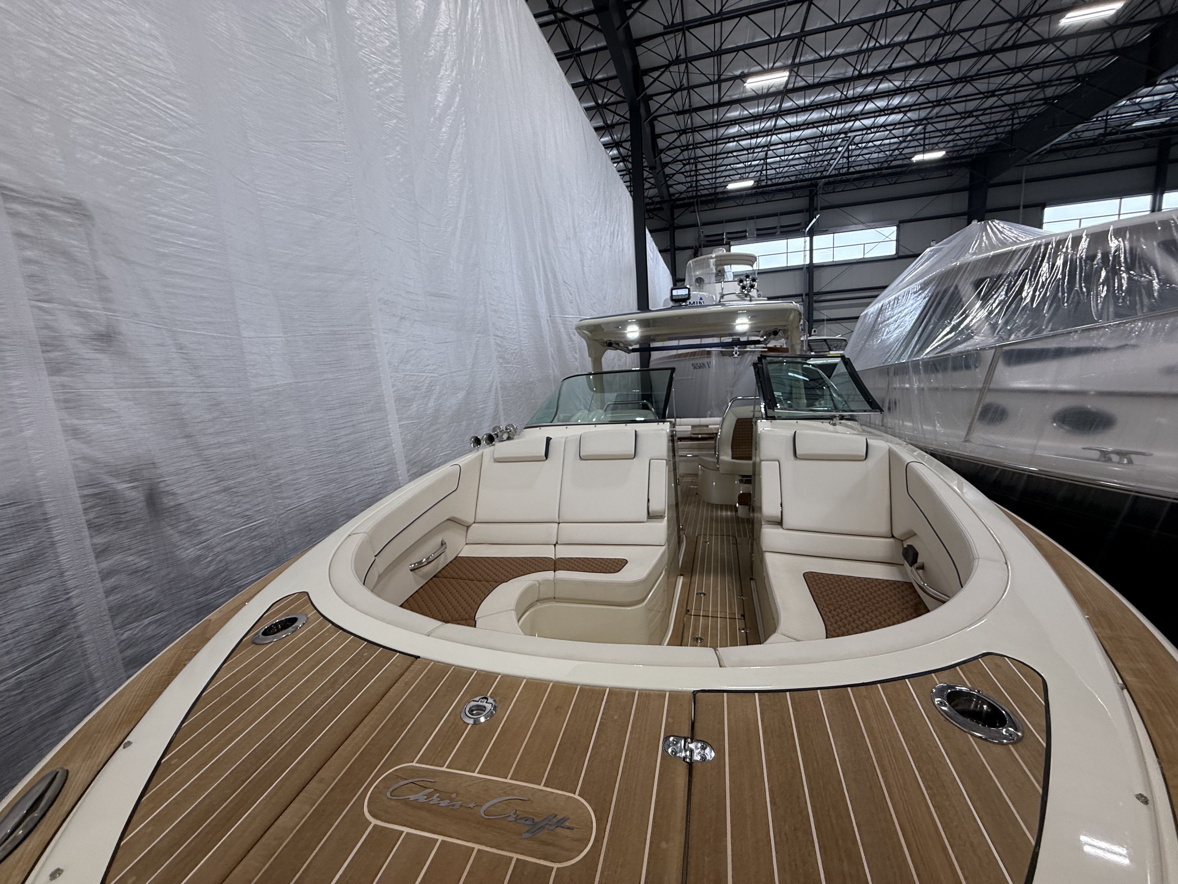2021 Chris-Craft
                                                             35LAUNCHGT Image Thumbnail #22