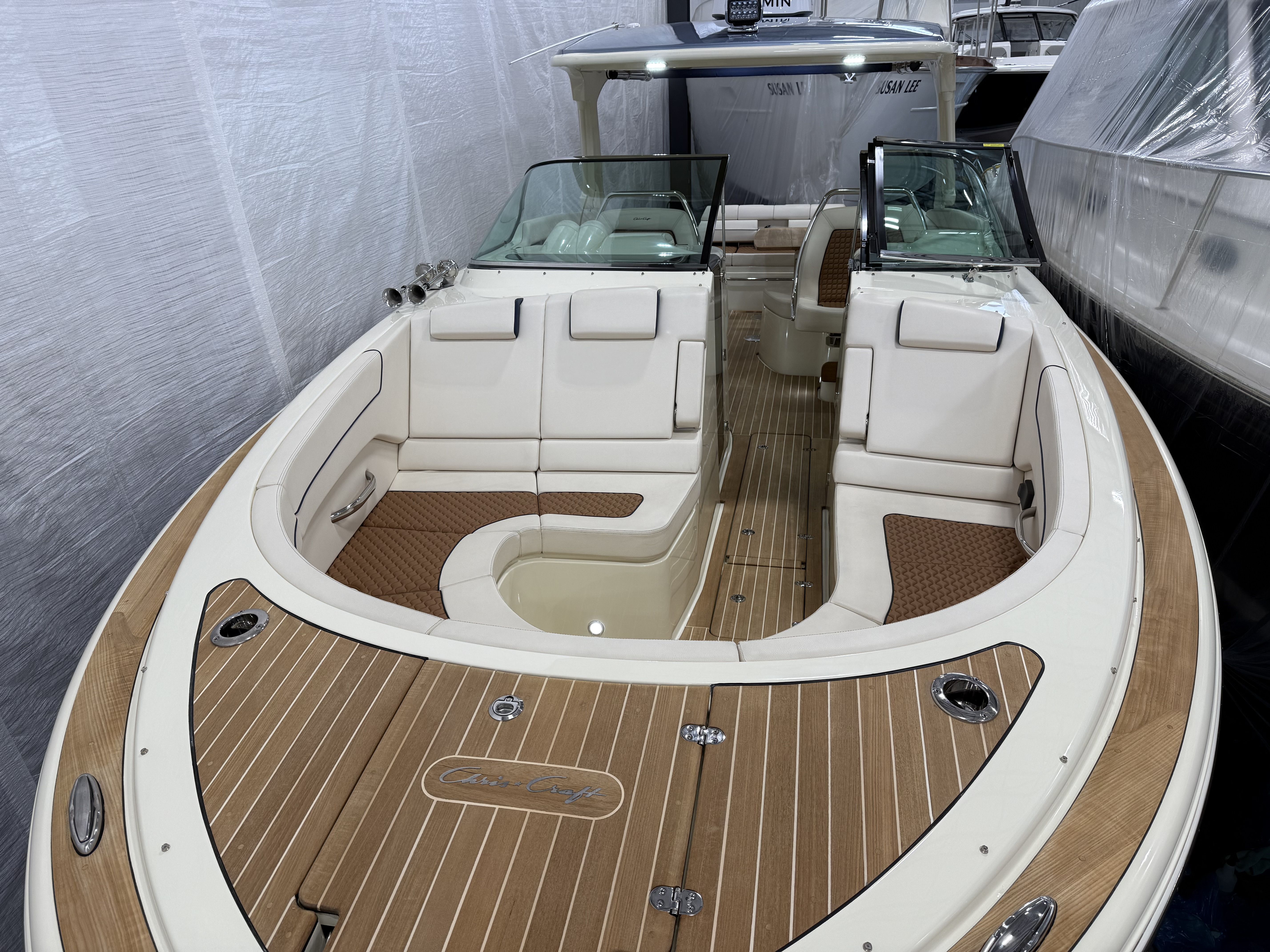 2021 Chris-Craft
                                                             35LAUNCHGT Image Thumbnail #23