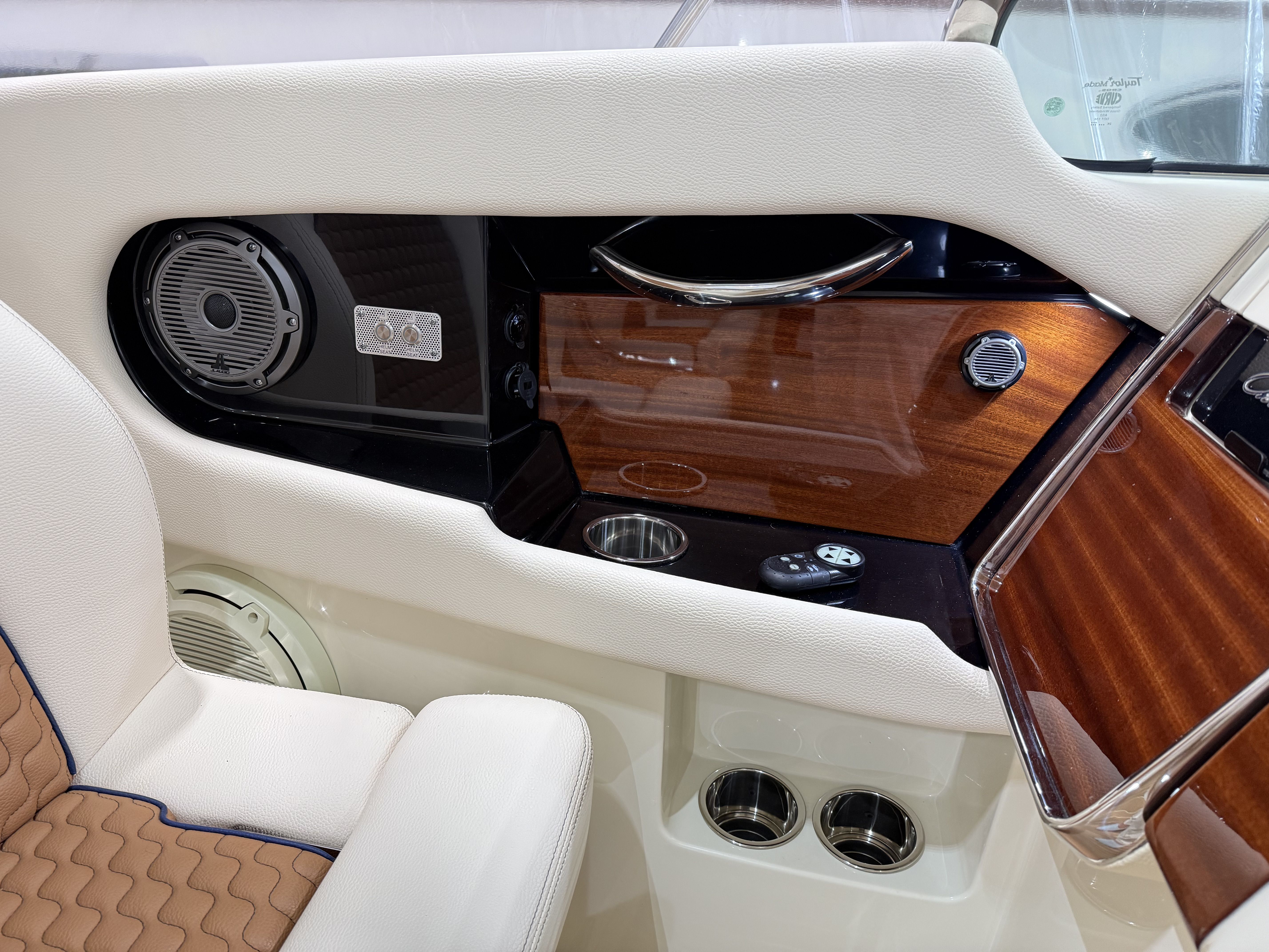 2021 Chris-Craft
                                                             35LAUNCHGT Image Thumbnail #31