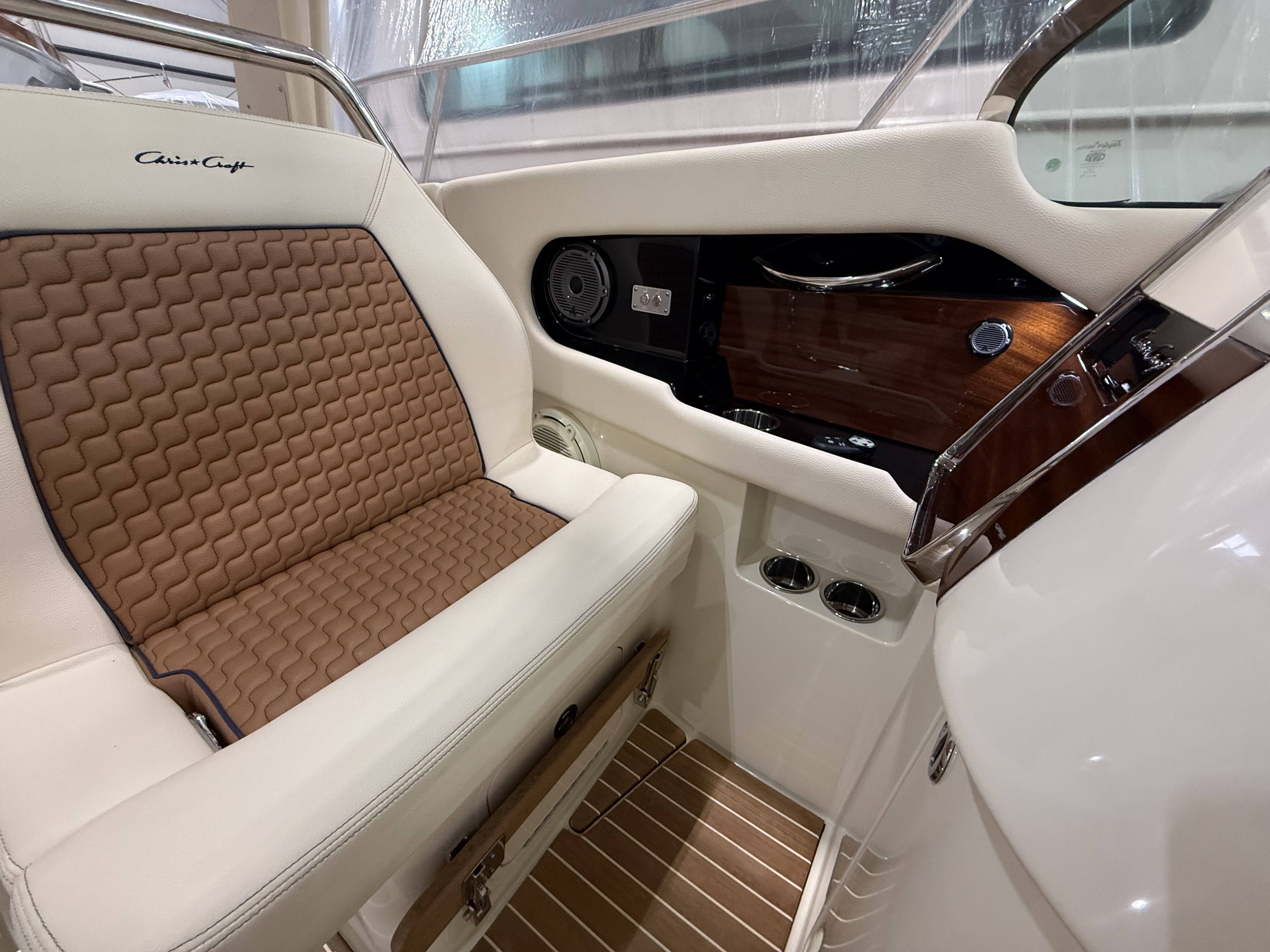 2021 Chris-Craft
                                                             35LAUNCHGT Image Thumbnail #39