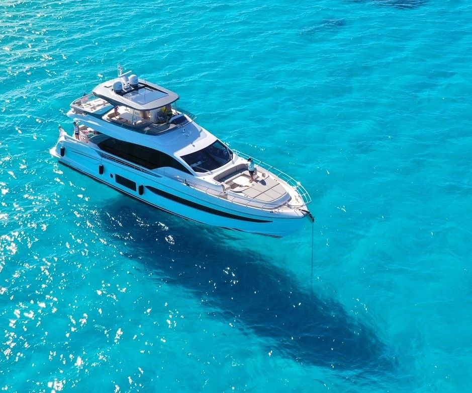 2023 Azimut 78 FLY Image Thumbnail #3