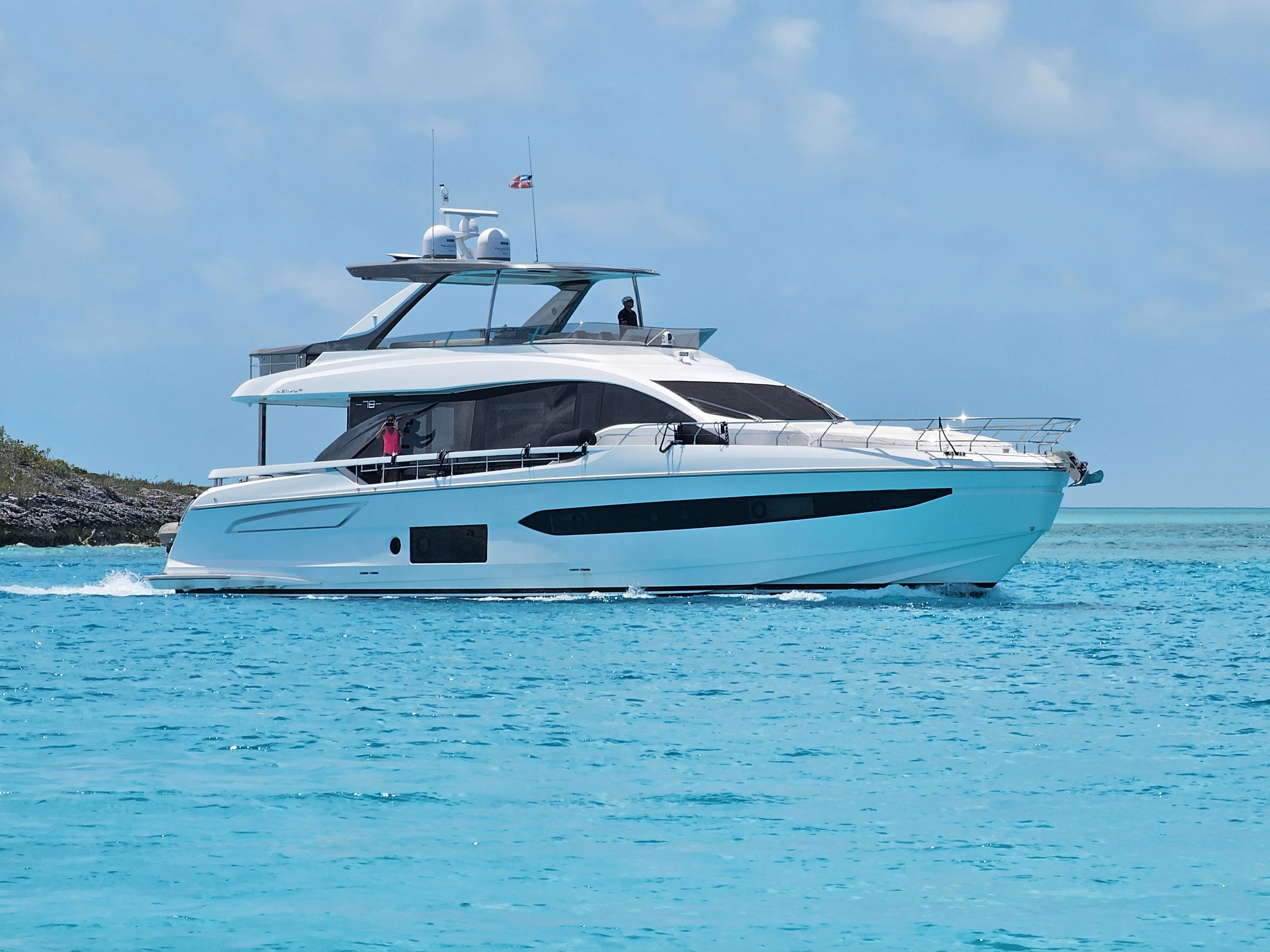 Thumbnail 2 for 2023 Azimut 78 FLY