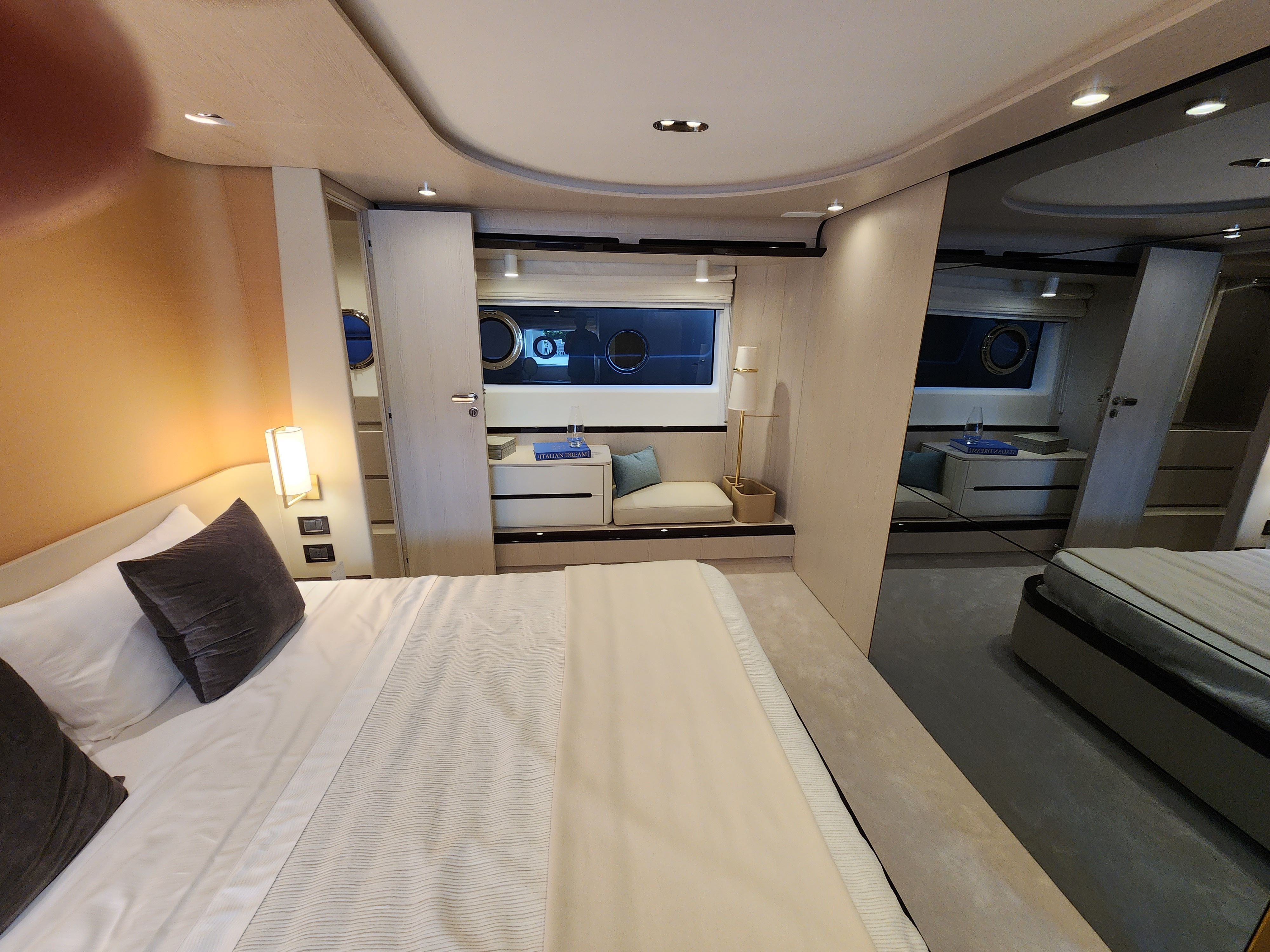 2023 Azimut 78 FLY Image Thumbnail #54