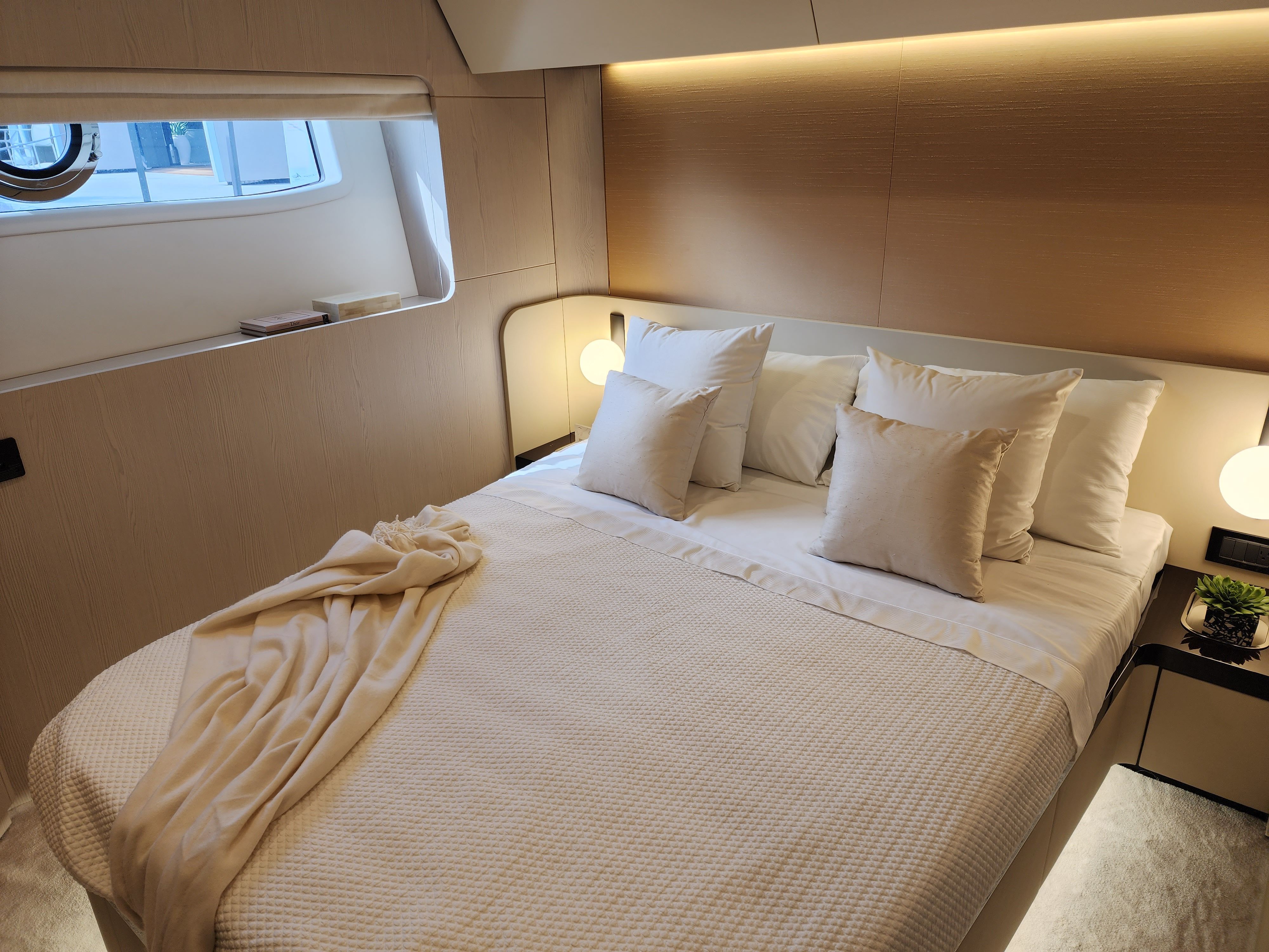 2023 Azimut 78 FLY Image Thumbnail #59